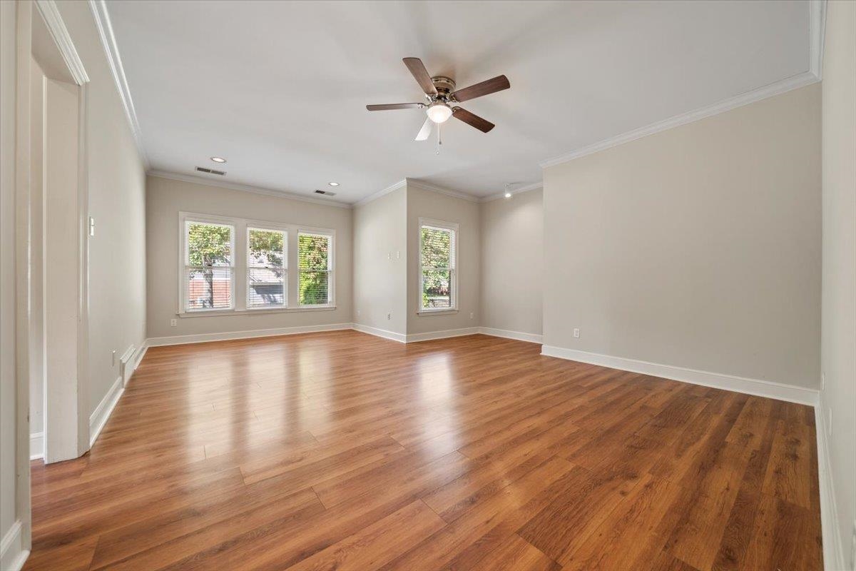 9817 Woodland View Ln Property Photo 15