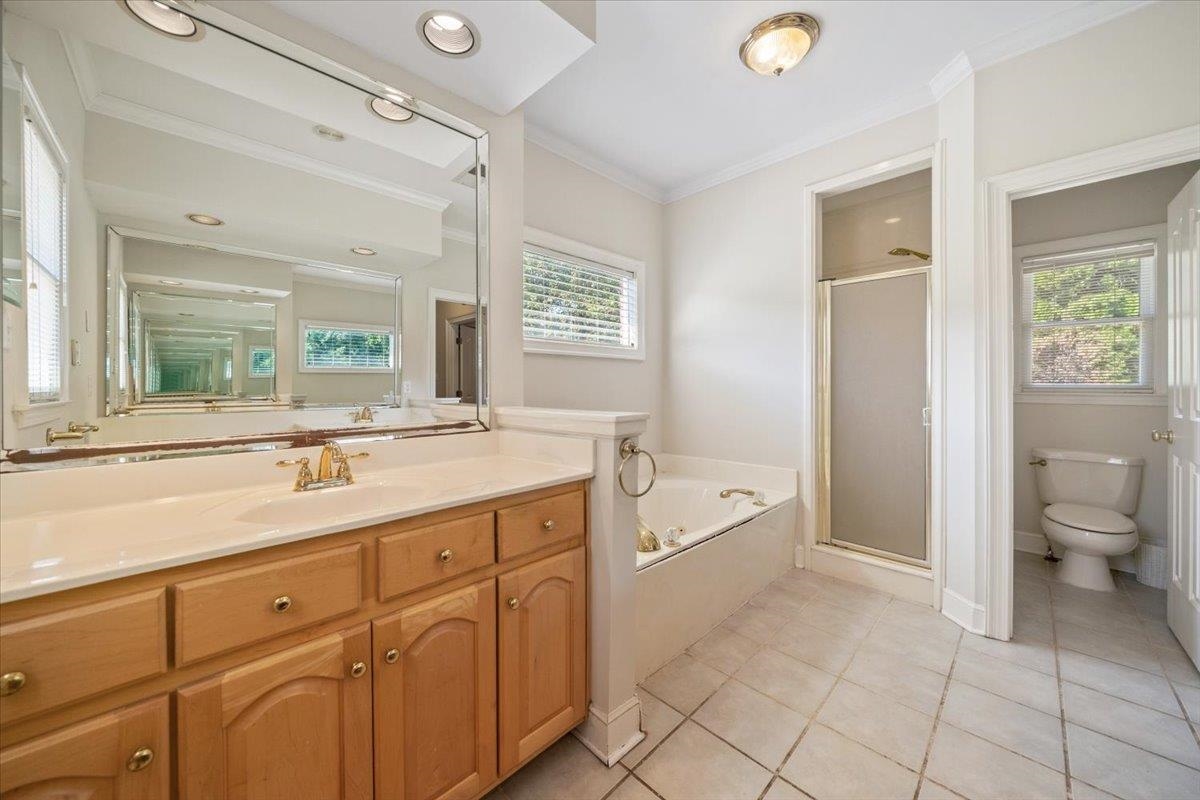 9817 Woodland View Ln Property Photo 16
