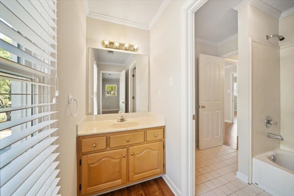 9817 Woodland View Ln Property Photo 22