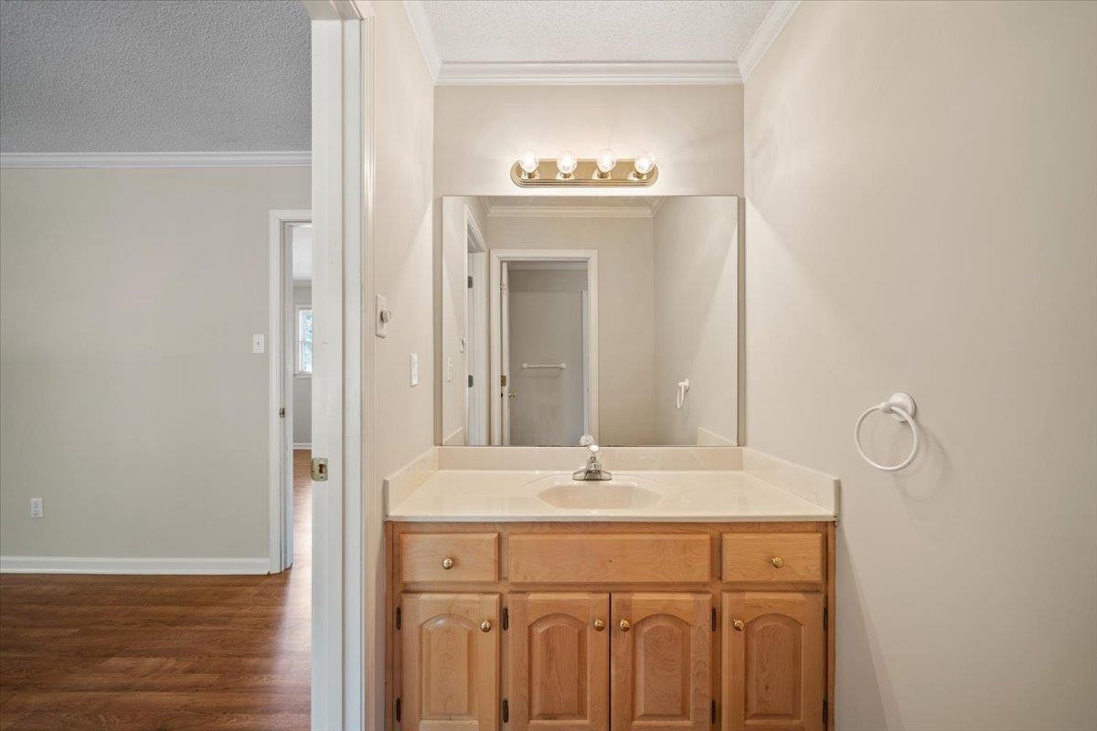 9817 Woodland View Ln Property Photo 23