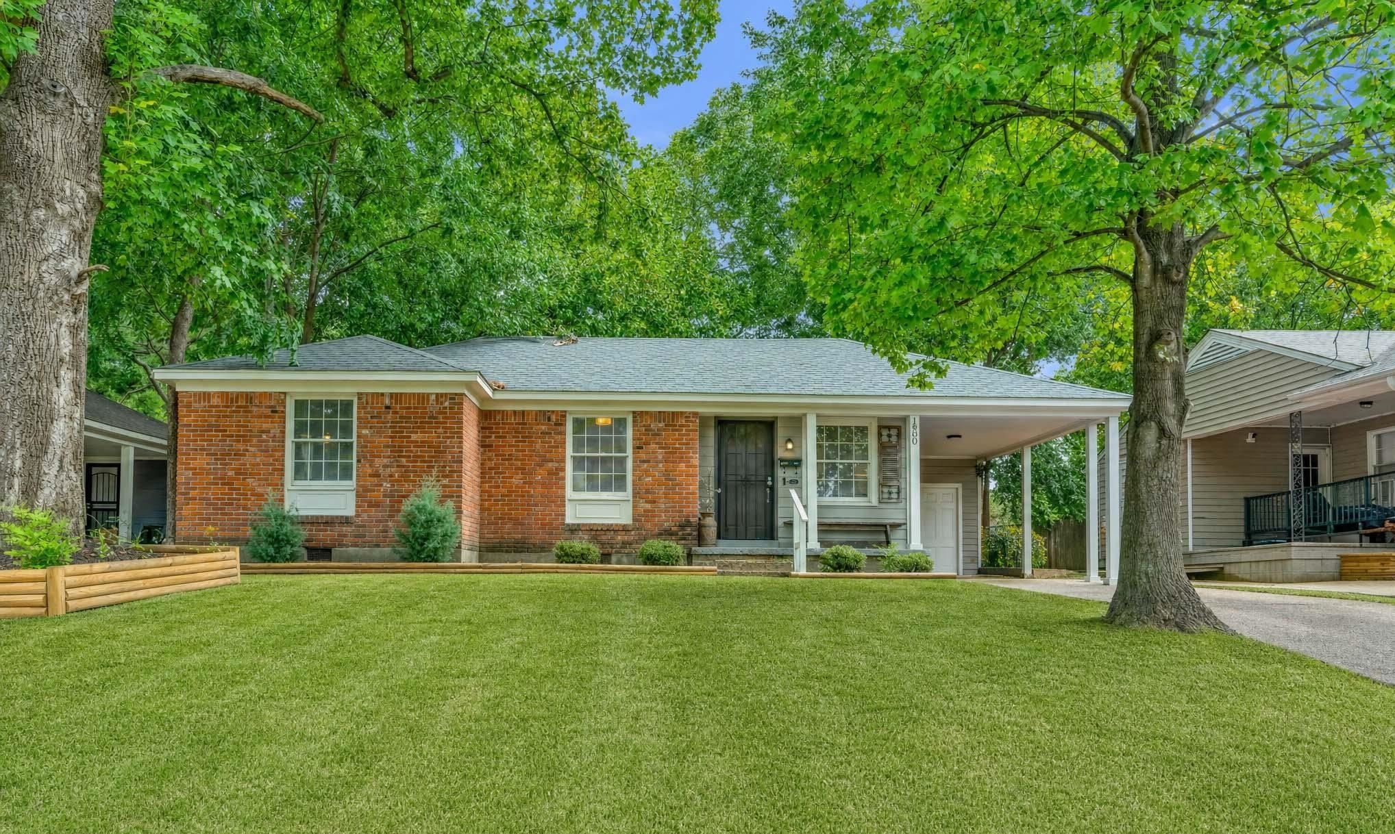 1800 S DEARING RD Property Photo 1