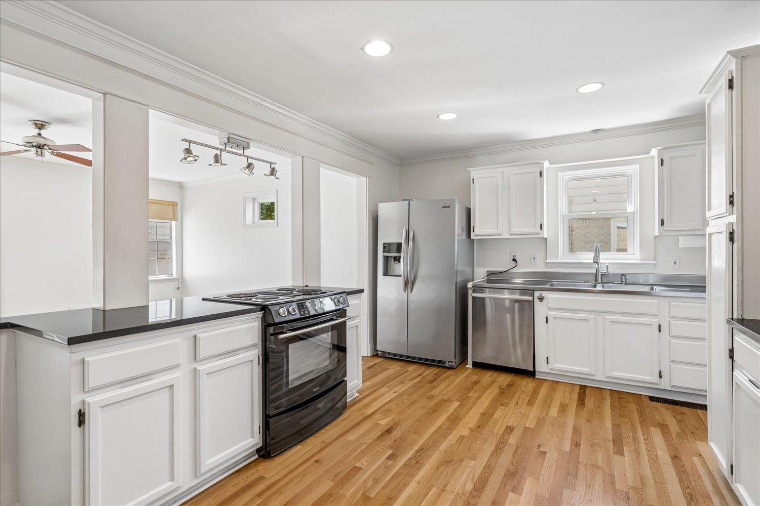 512 Lytle St Property Photo 7