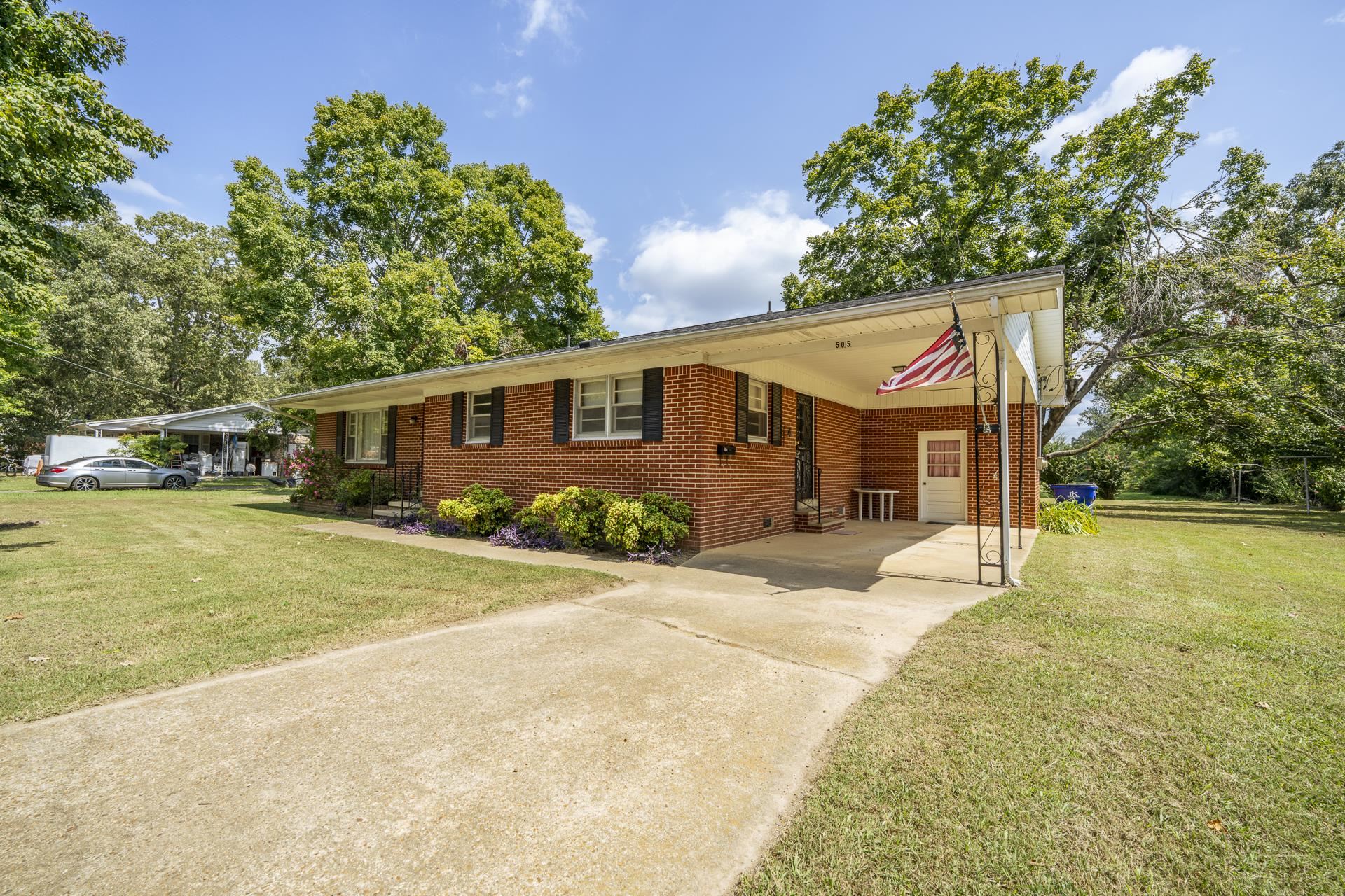 505 Harbert Dr Property Photo 2