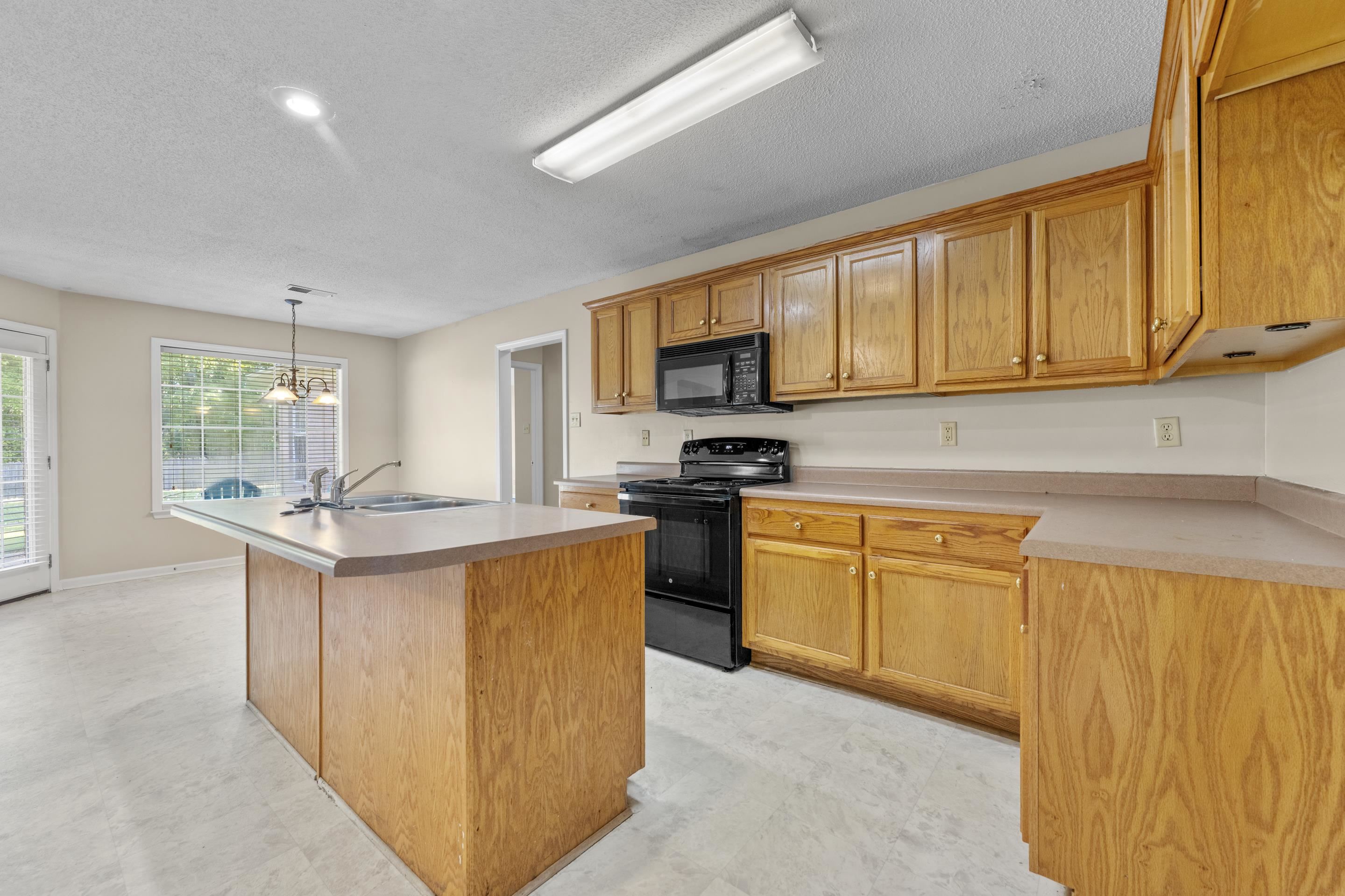 20 Country Brook Dr Property Photo 12