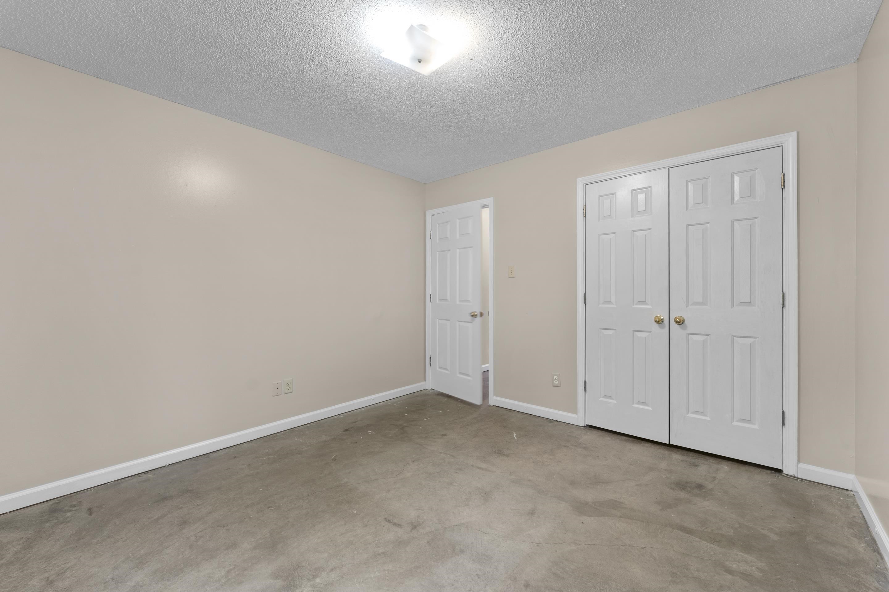 20 Country Brook Dr Property Photo 18