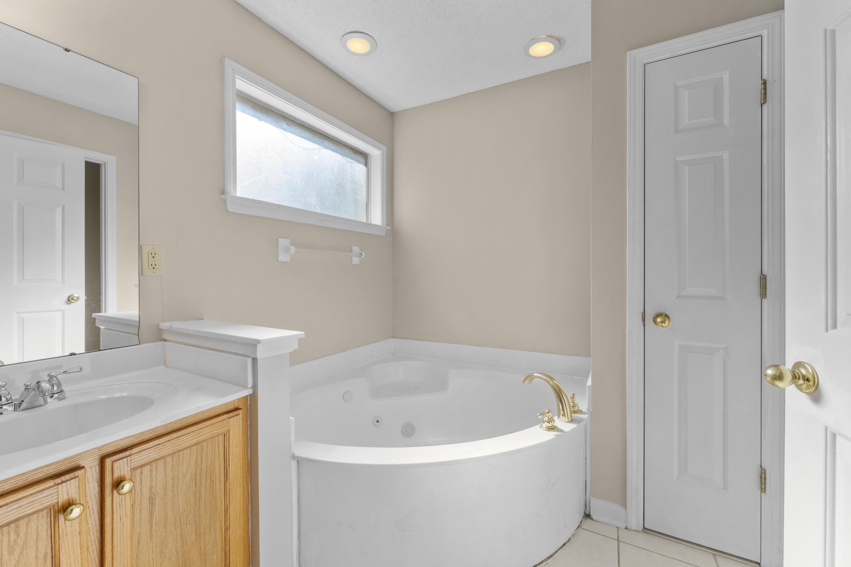 20 Country Brook Dr Property Photo 24