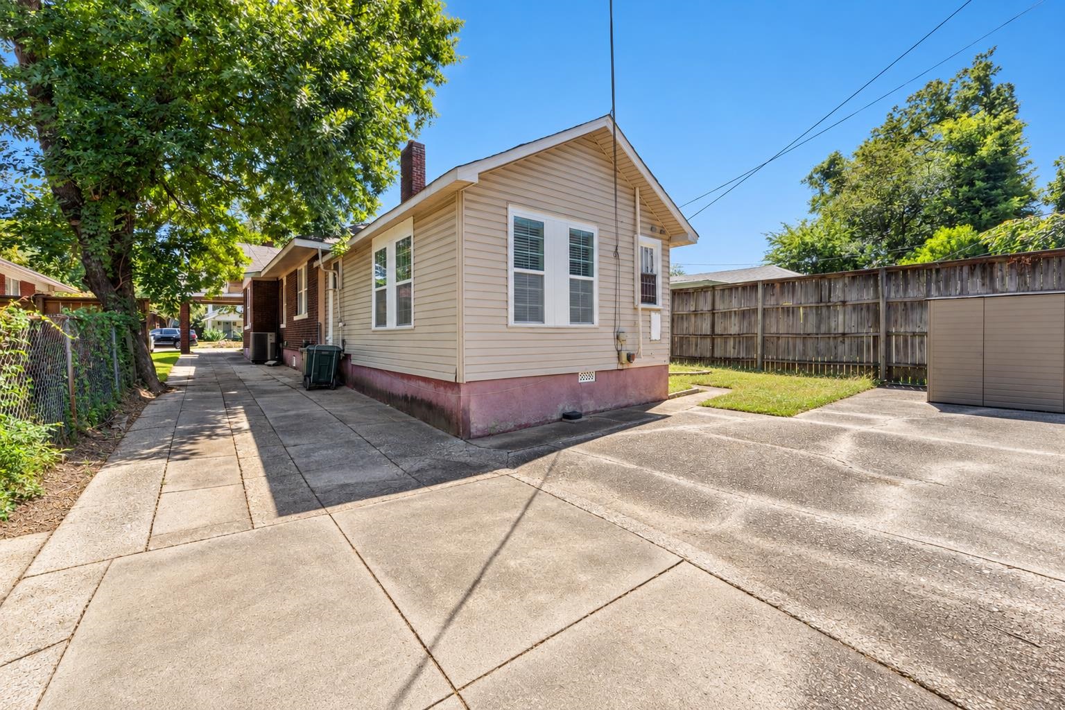 443 N Avalon St Property Photo 34