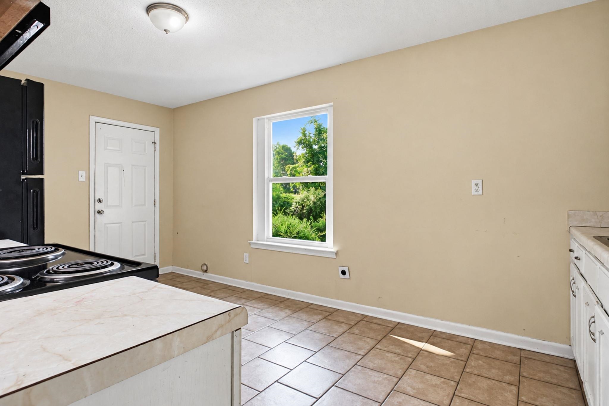 2531 Lisa Ave Property Photo 4