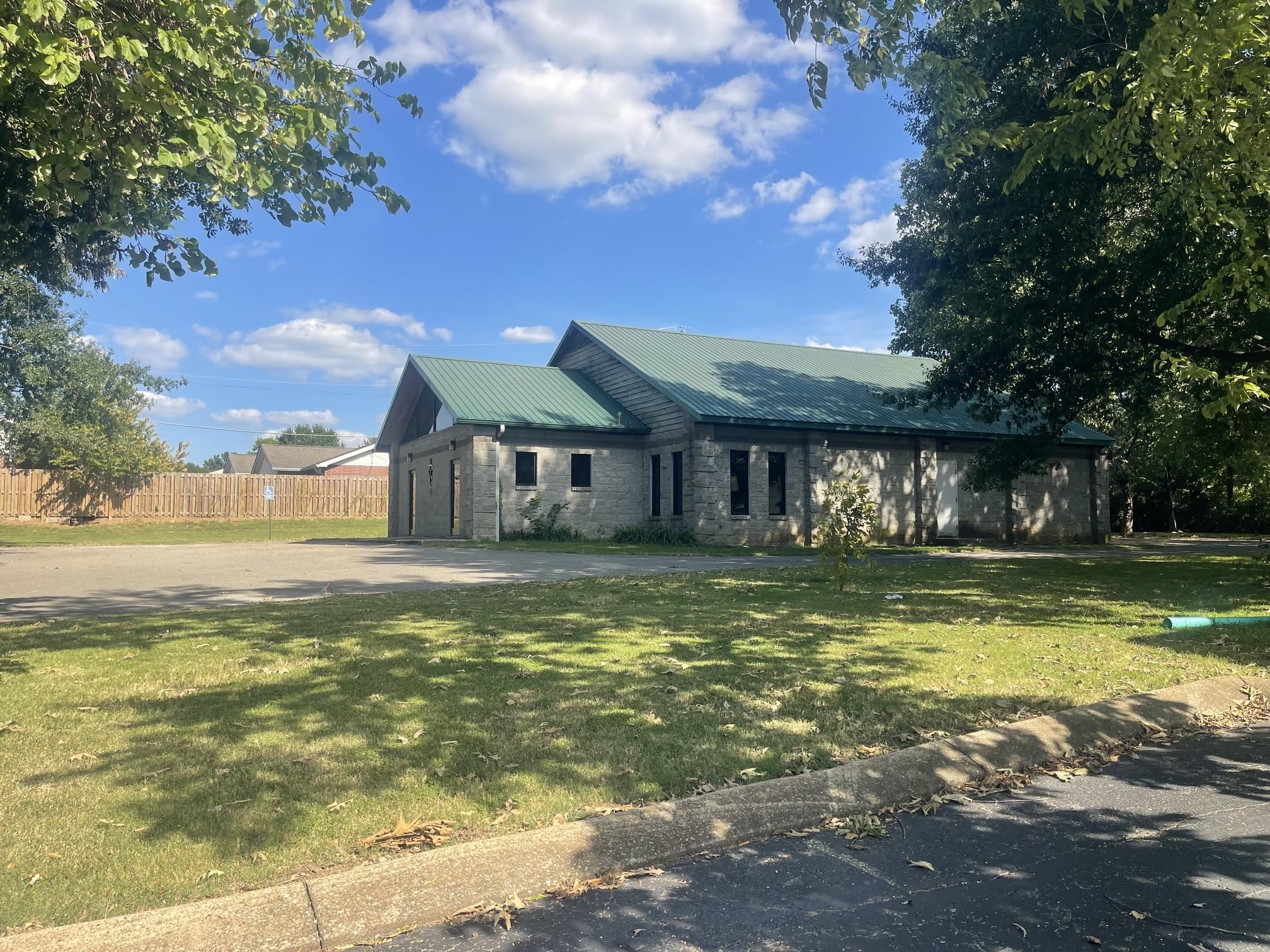 84 W University Pky Property Photo 1