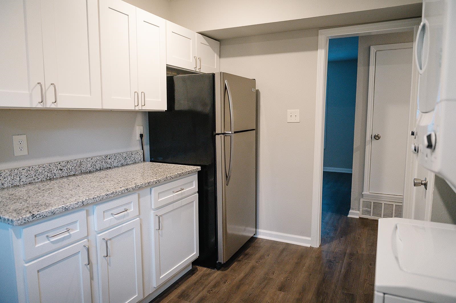 216 N Hollywood St 10 Property Photo 8