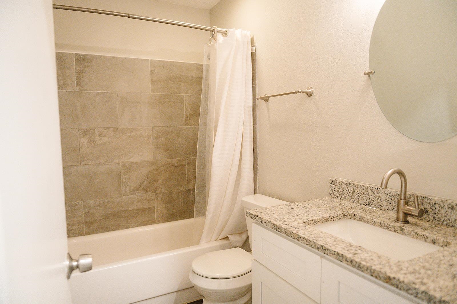 216 N Hollywood St 10 Property Photo 9