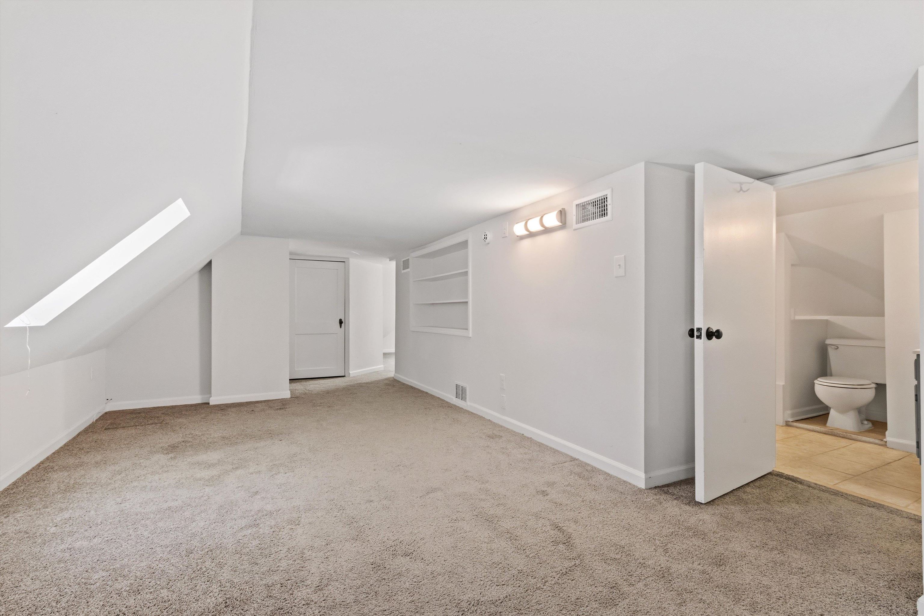 699 Dickinson St Property Photo 22