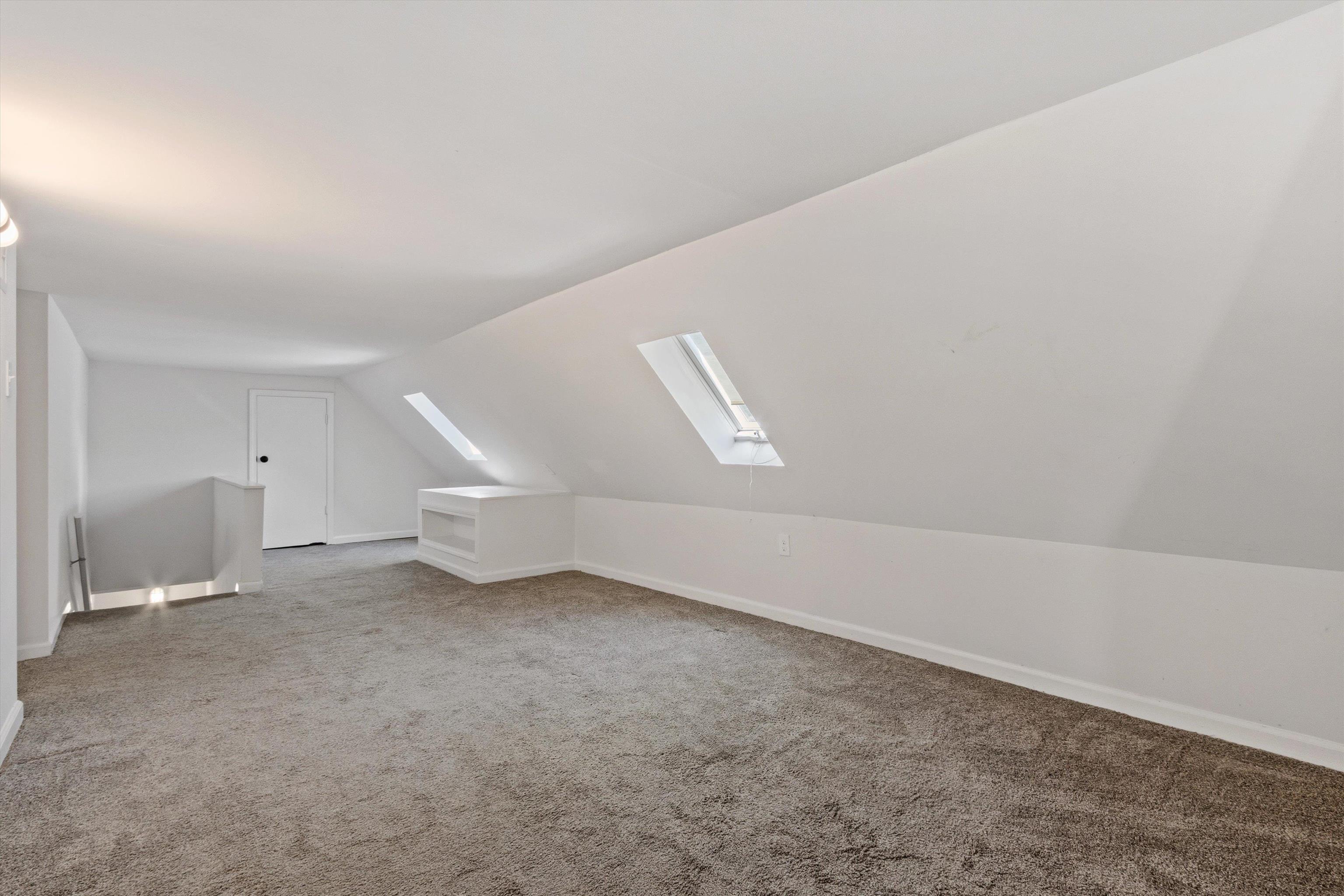 699 Dickinson St Property Photo 23