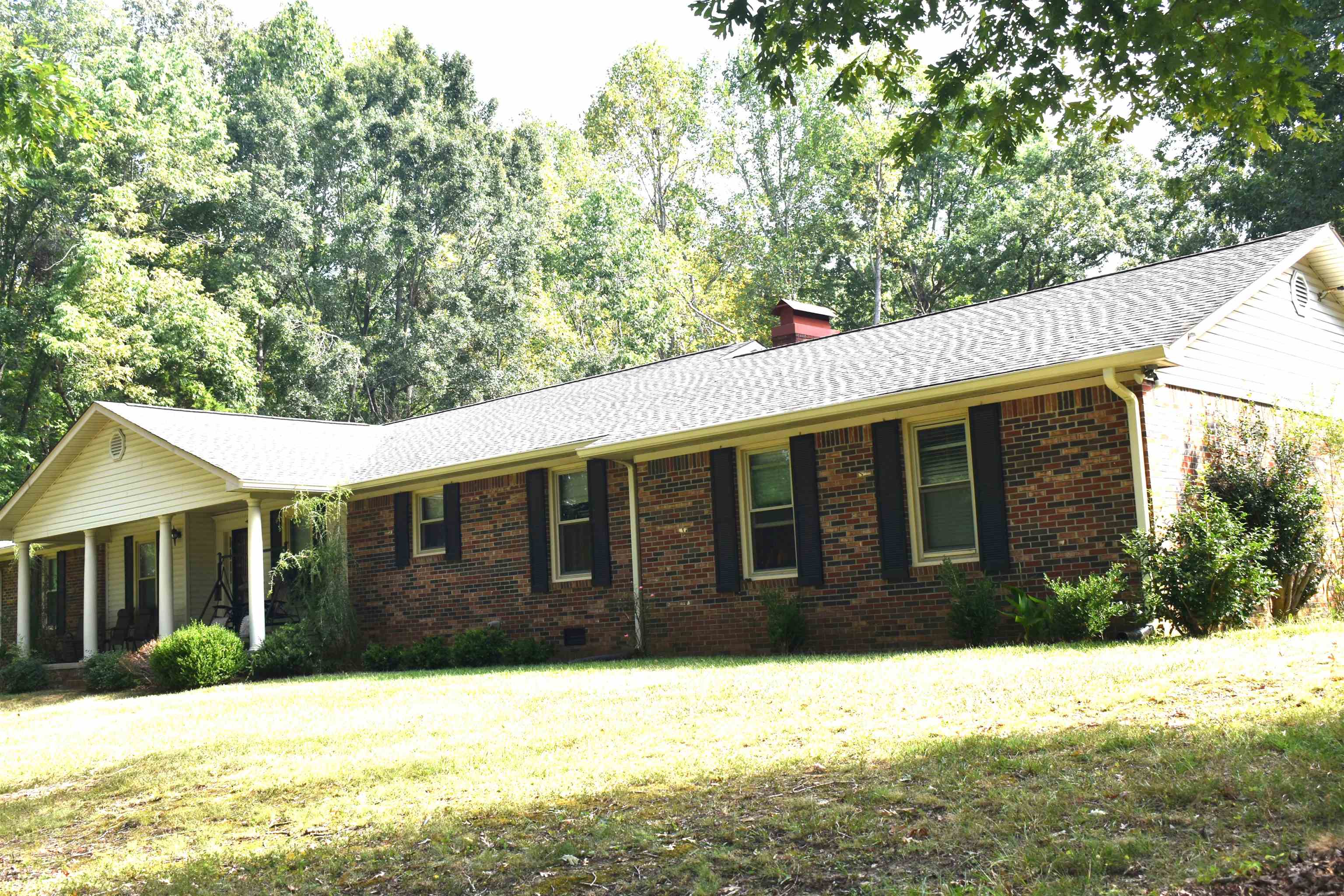 82 Ester Dr Property Photo 2