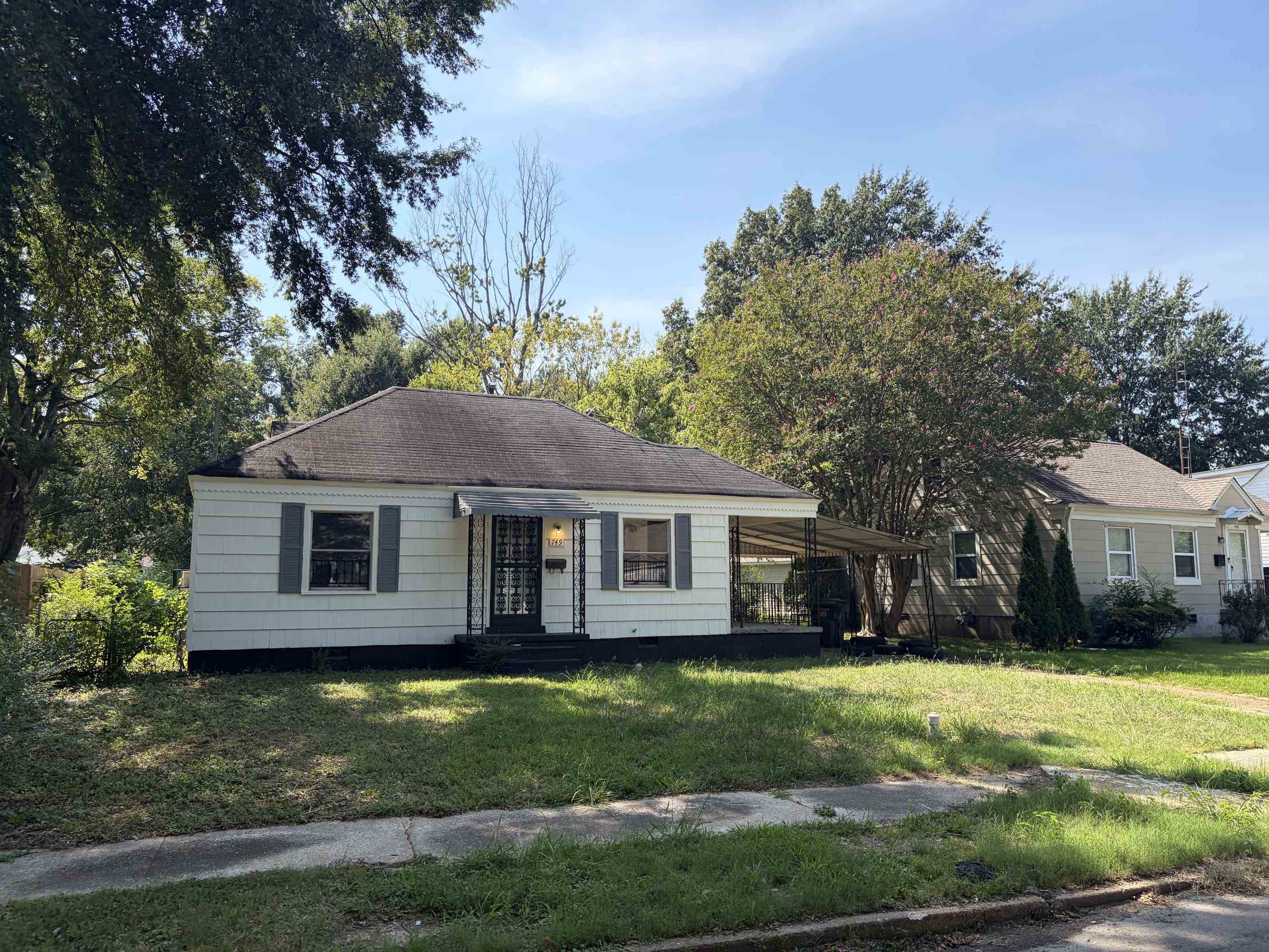 749 FREEMAN ST Property Photo 1