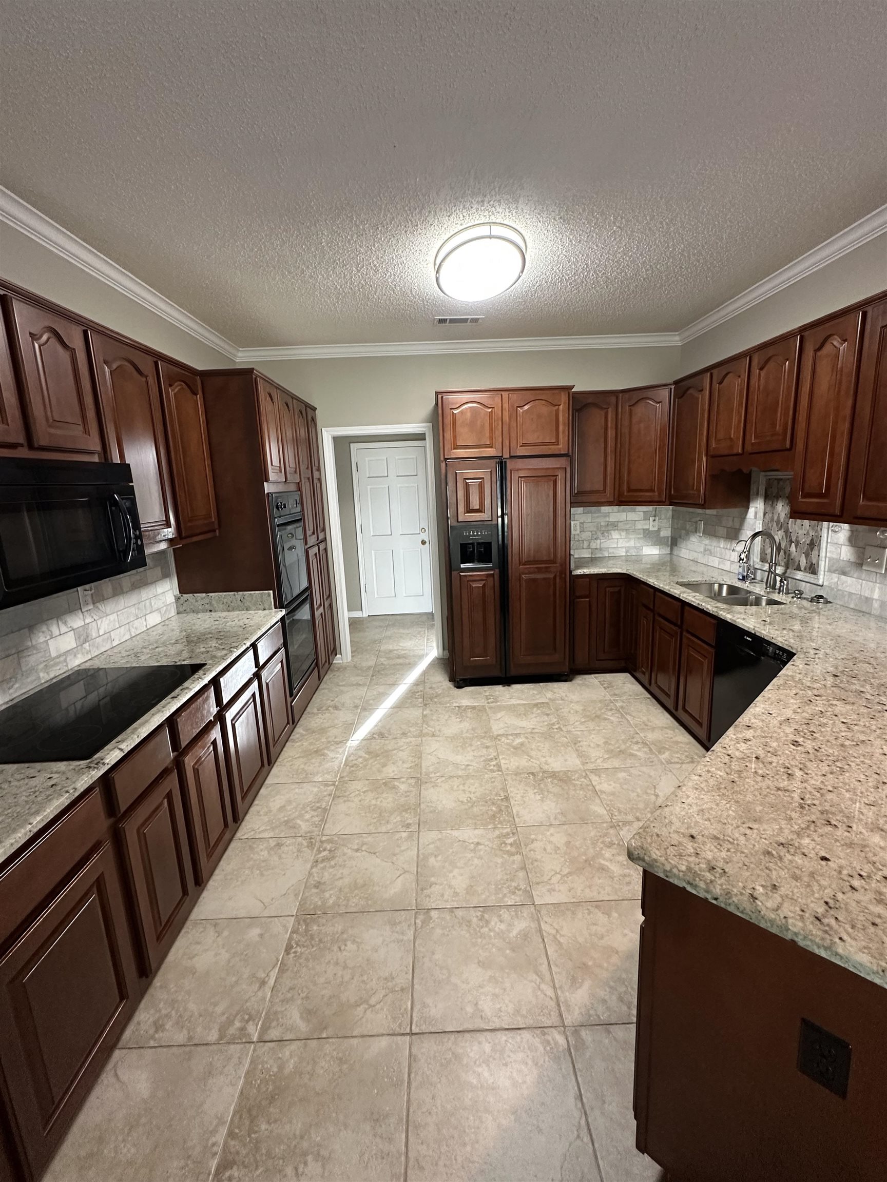 3134 Valley Lake Dr Property Photo 4