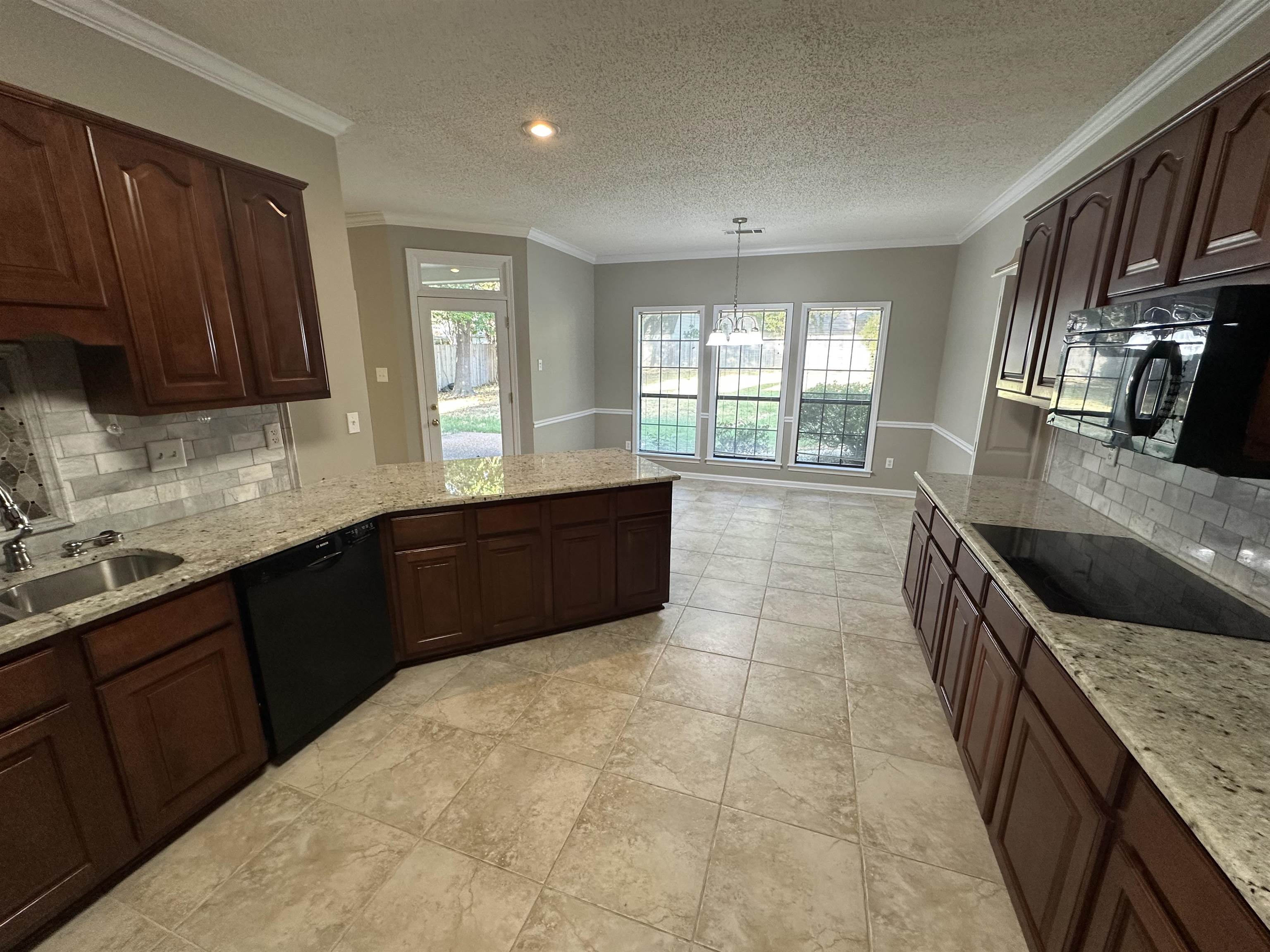 3134 Valley Lake Dr Property Photo 6