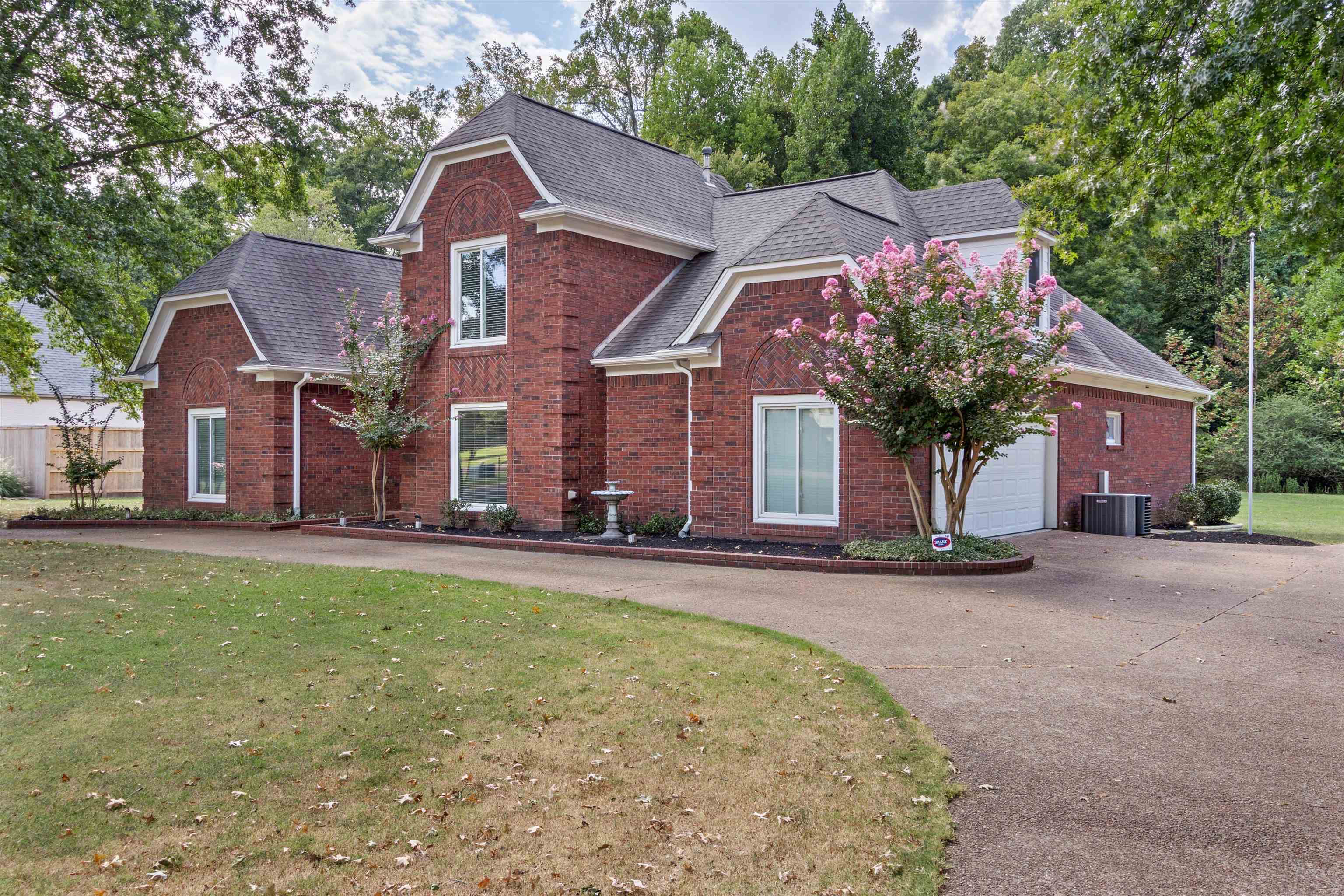3851 Davies Manor Dr Property Photo 3