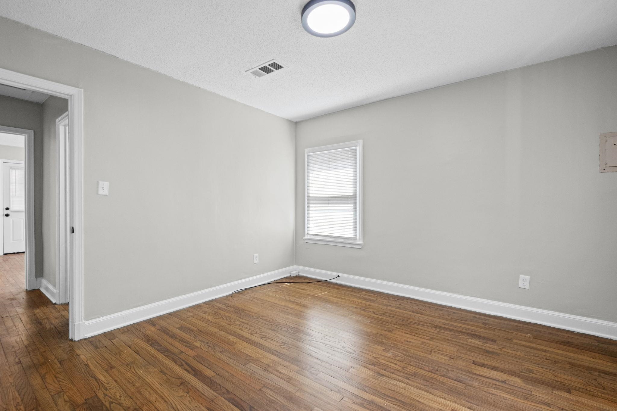 658 Hillcrest St Property Photo 10