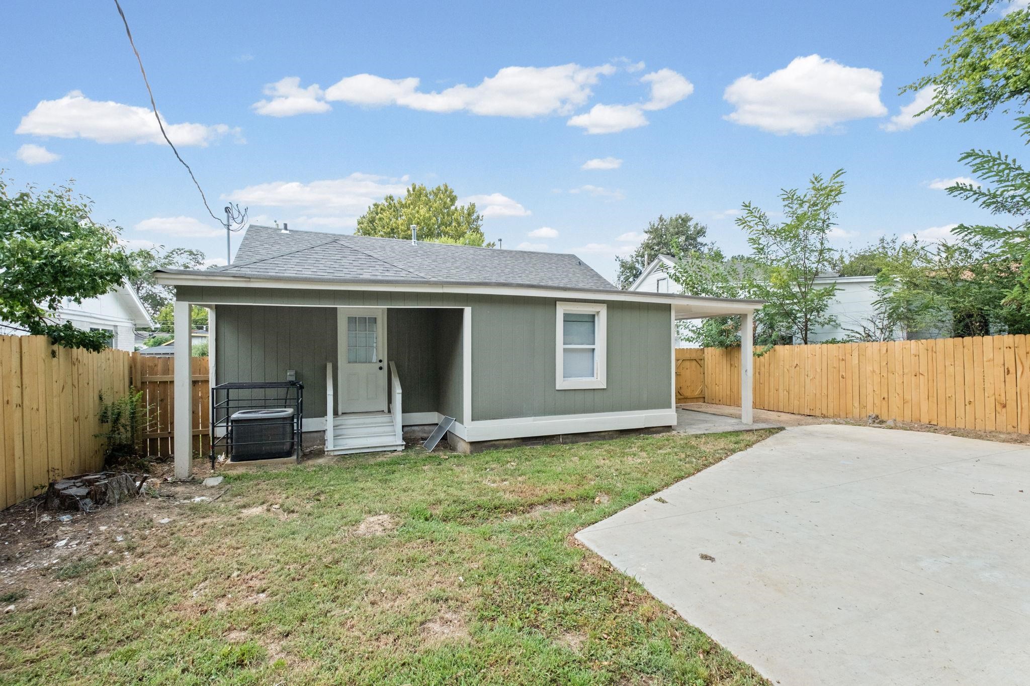 658 Hillcrest St Property Photo 15