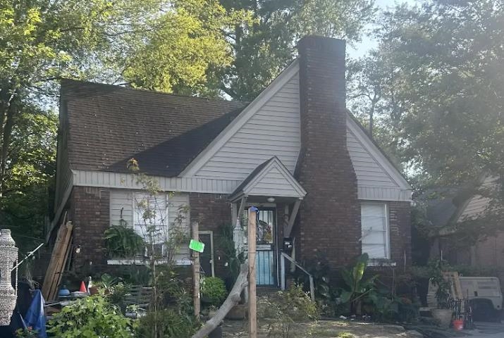 2435 Forrest Ave Property Photo 3