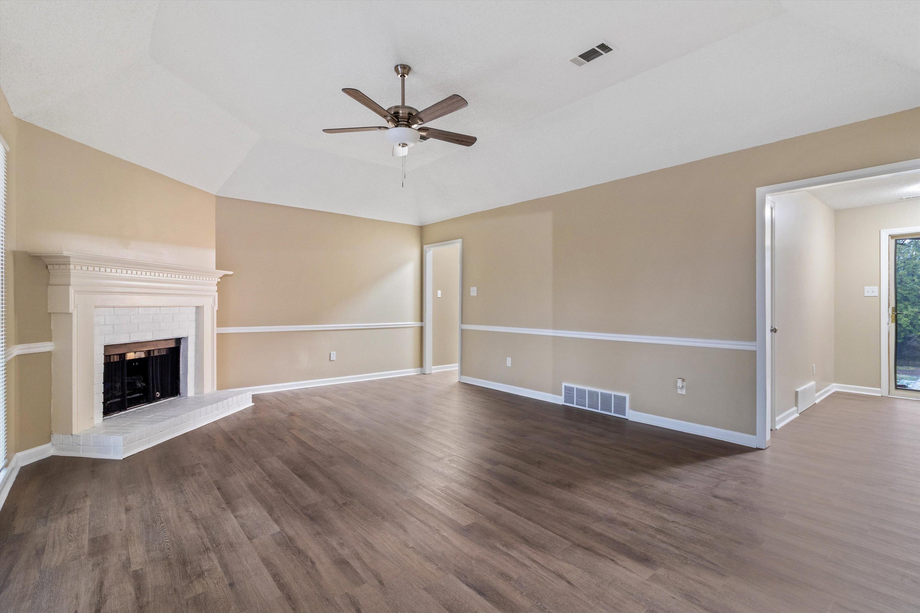 7665 Dexter Run Cir Property Photo 8