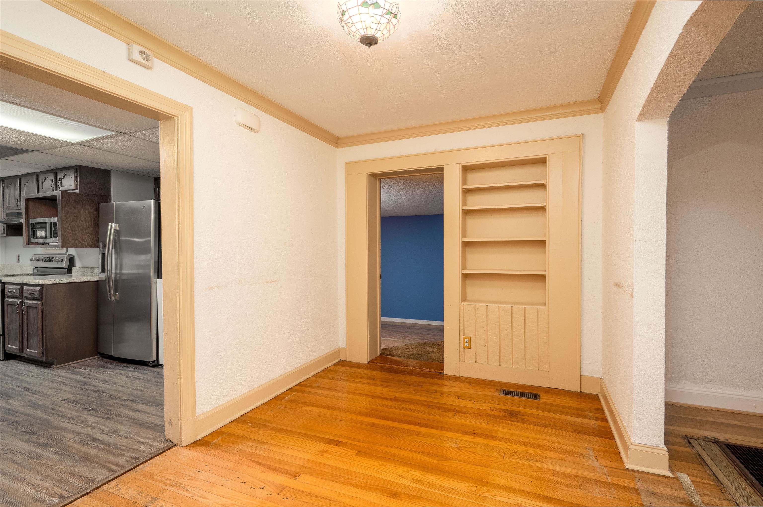 3814 Faxon Ave Property Photo 5