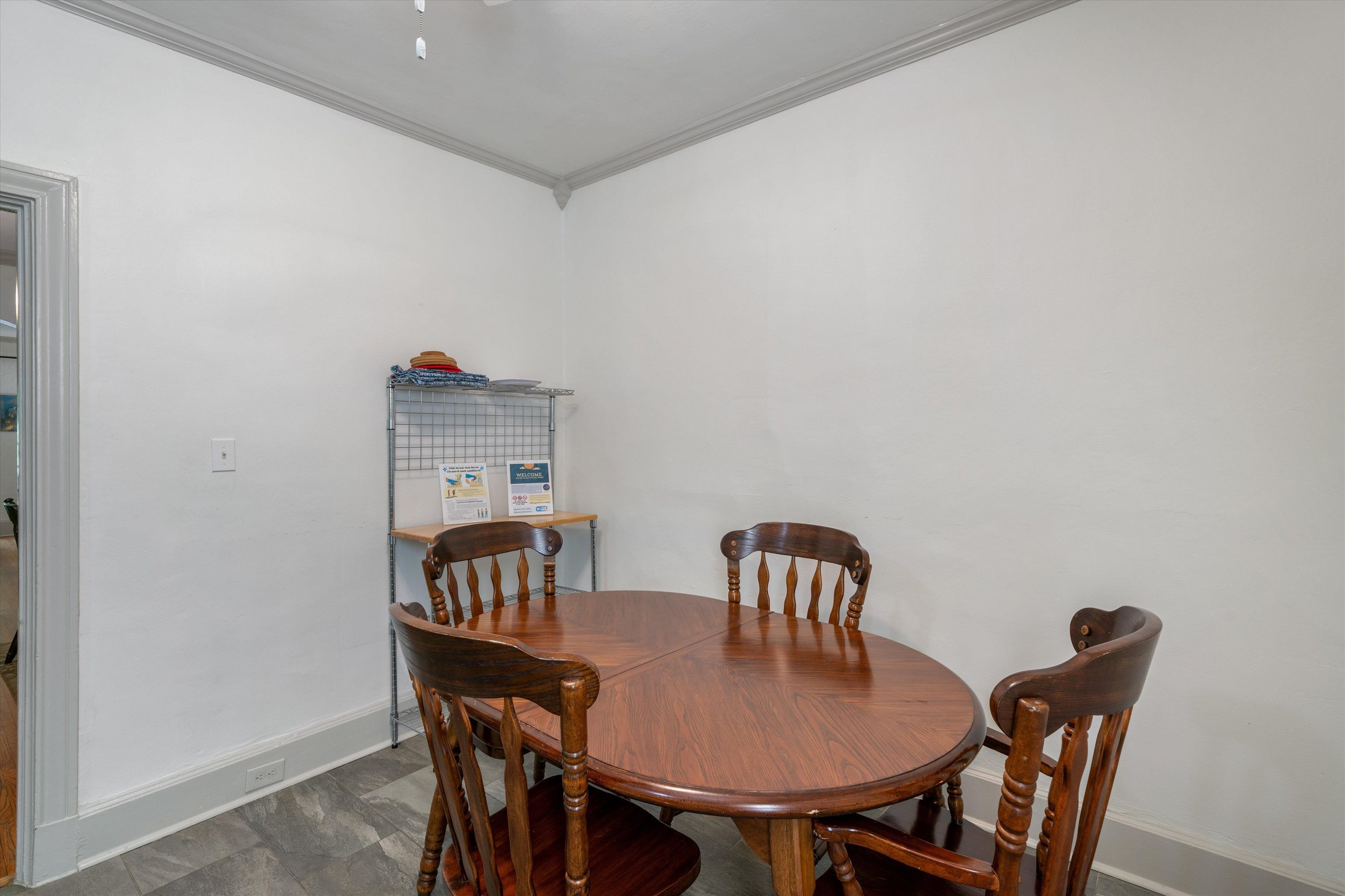 328 N Mclean Blvd Property Photo 4