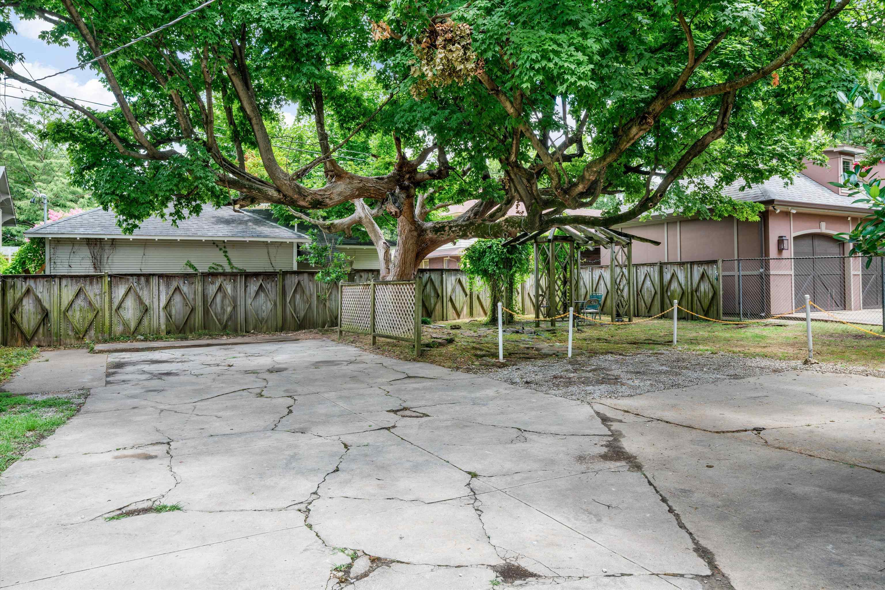328 N Mclean Blvd Property Photo 39