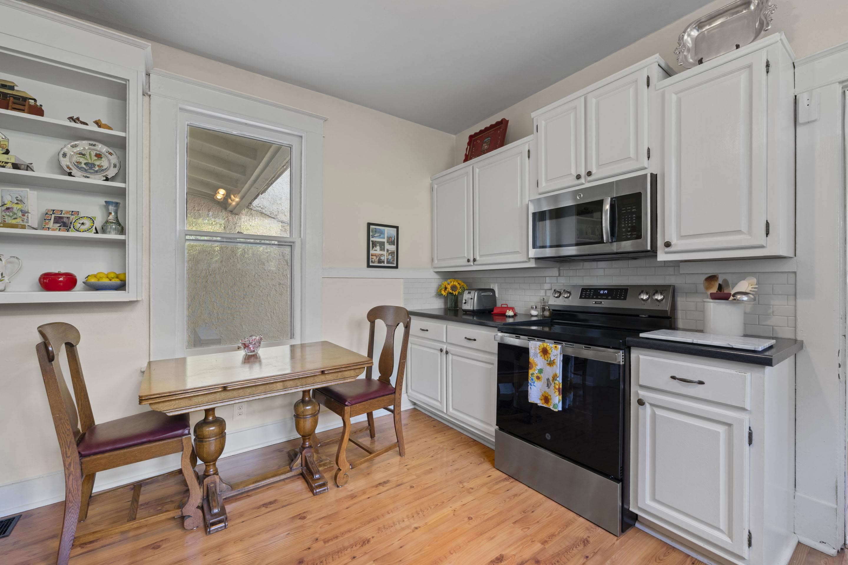 289 Kenilworth Pl Property Photo 8