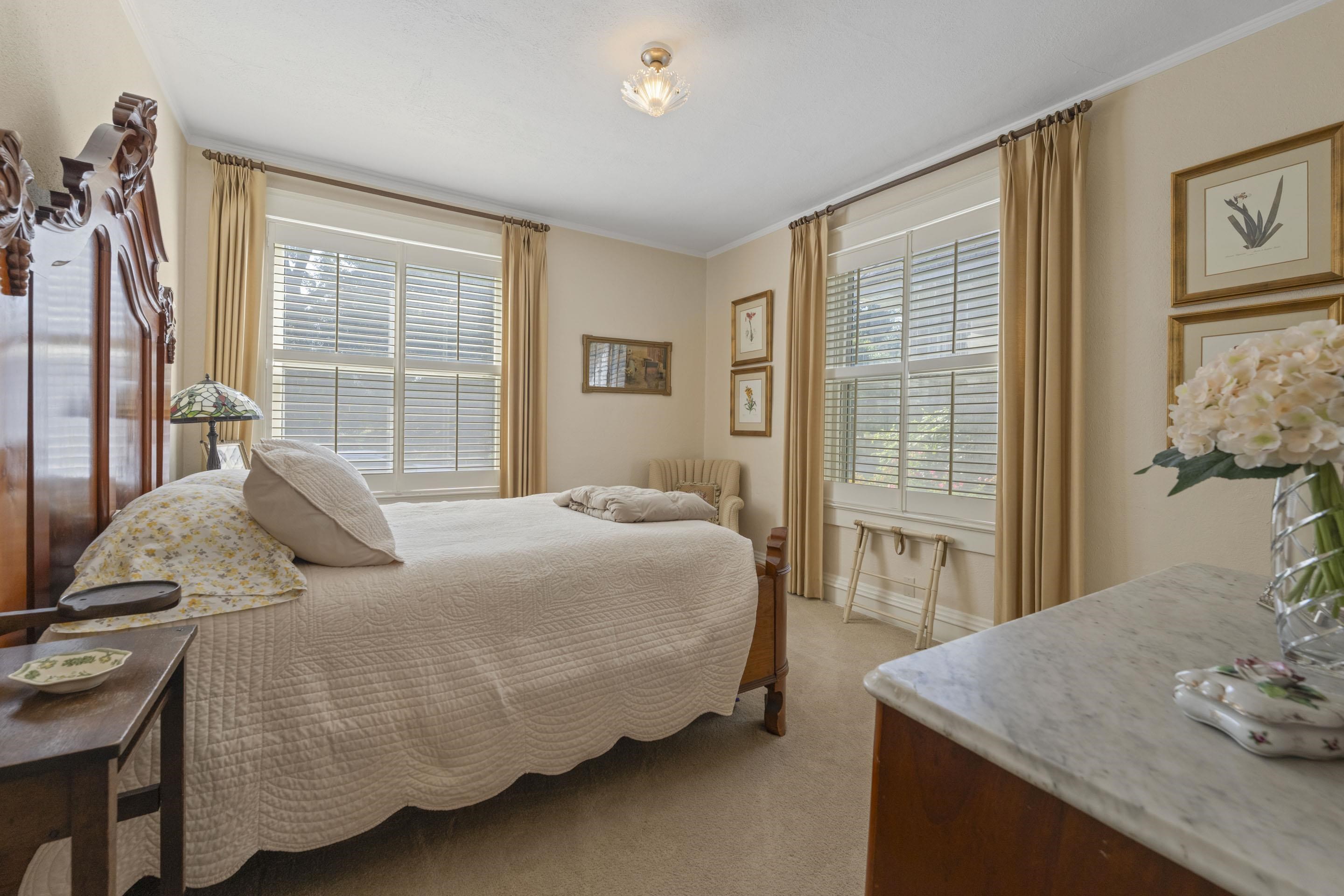 289 Kenilworth Pl Property Photo 14