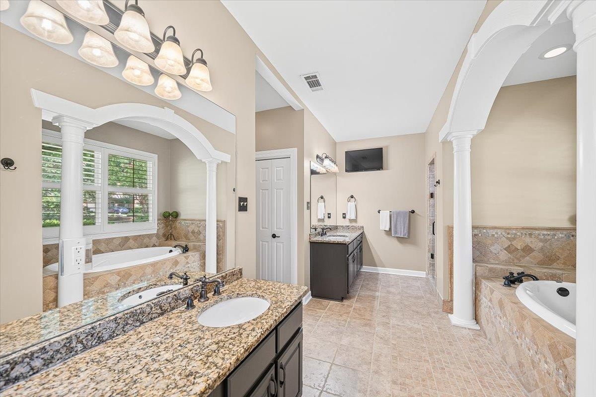 815 Polo Run Dr Property Photo 25