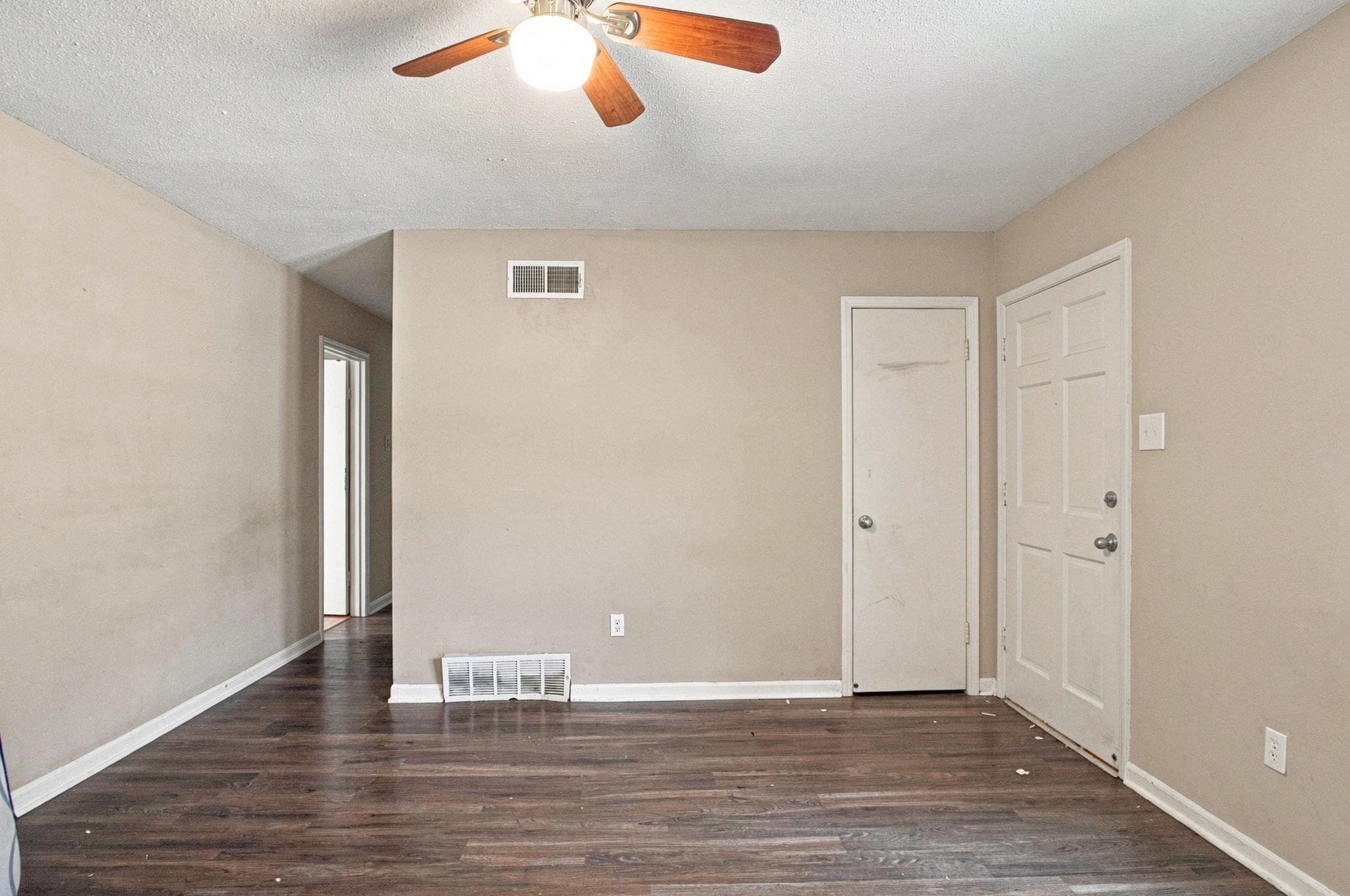 2755 Dalewood Ave Property Photo 4