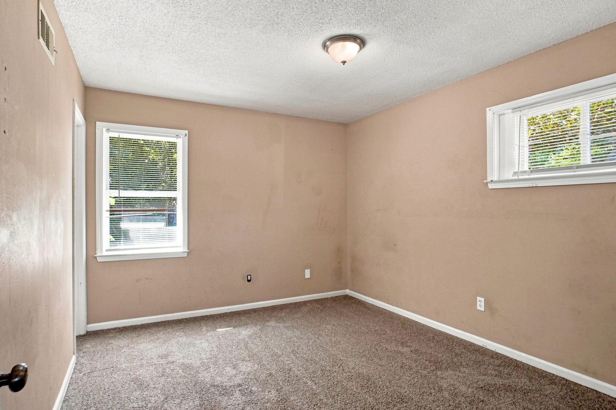 2755 Dalewood Ave Property Photo 6