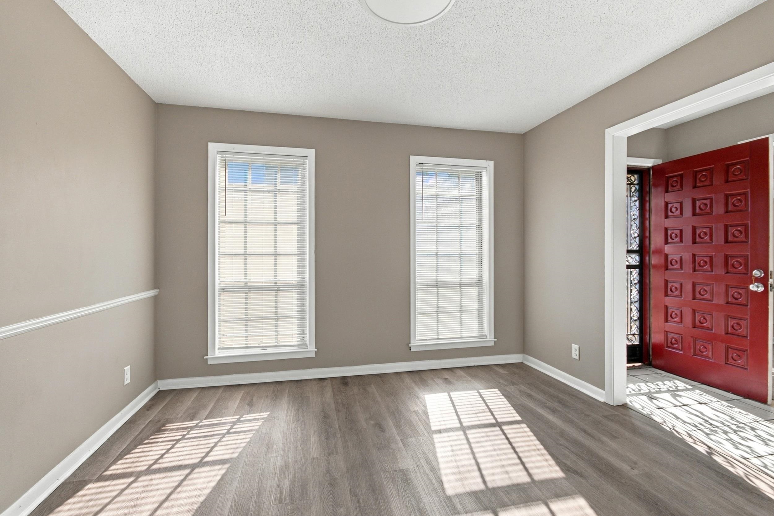 2760 Castleman St Property Photo 6