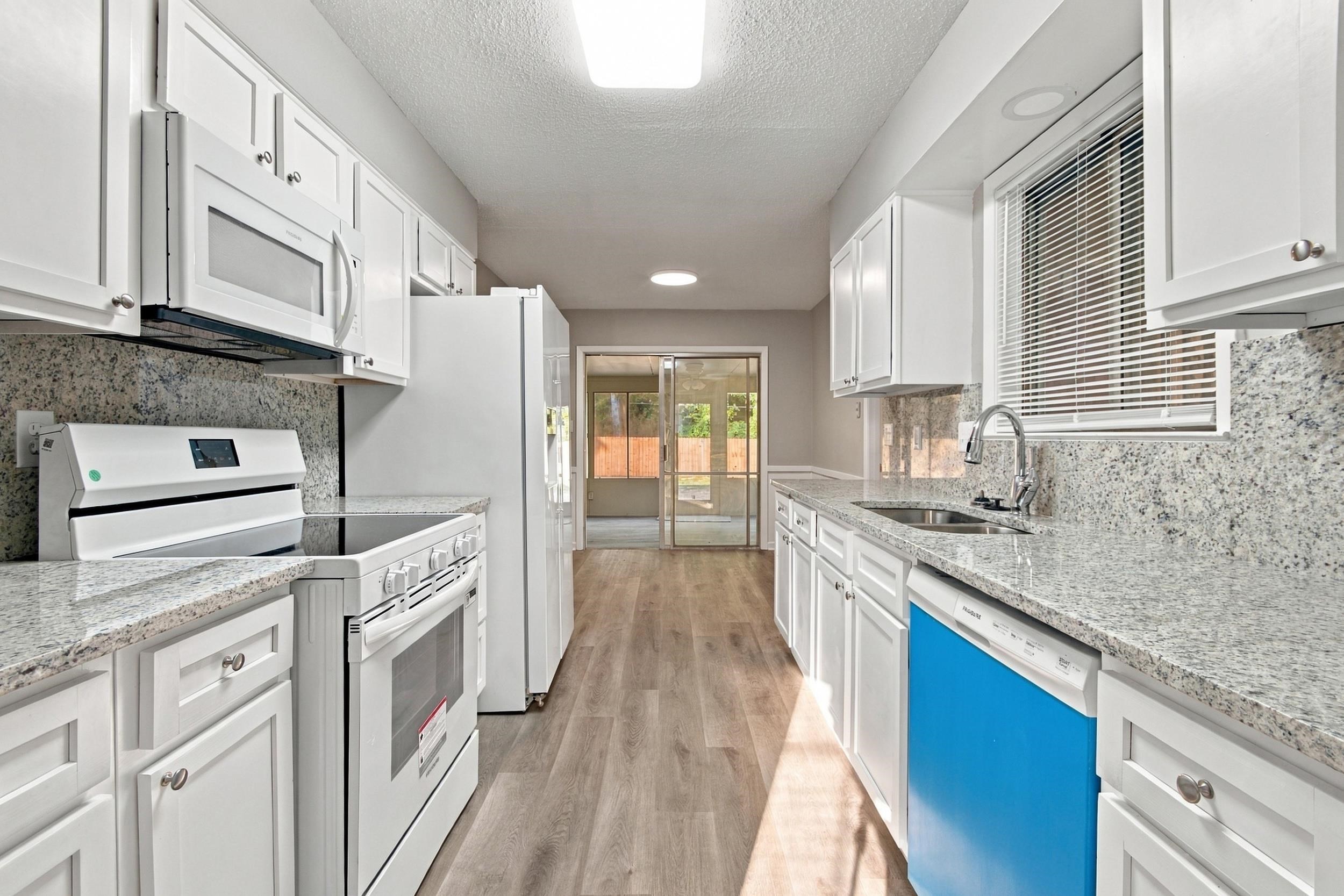 2760 Castleman St Property Photo 19