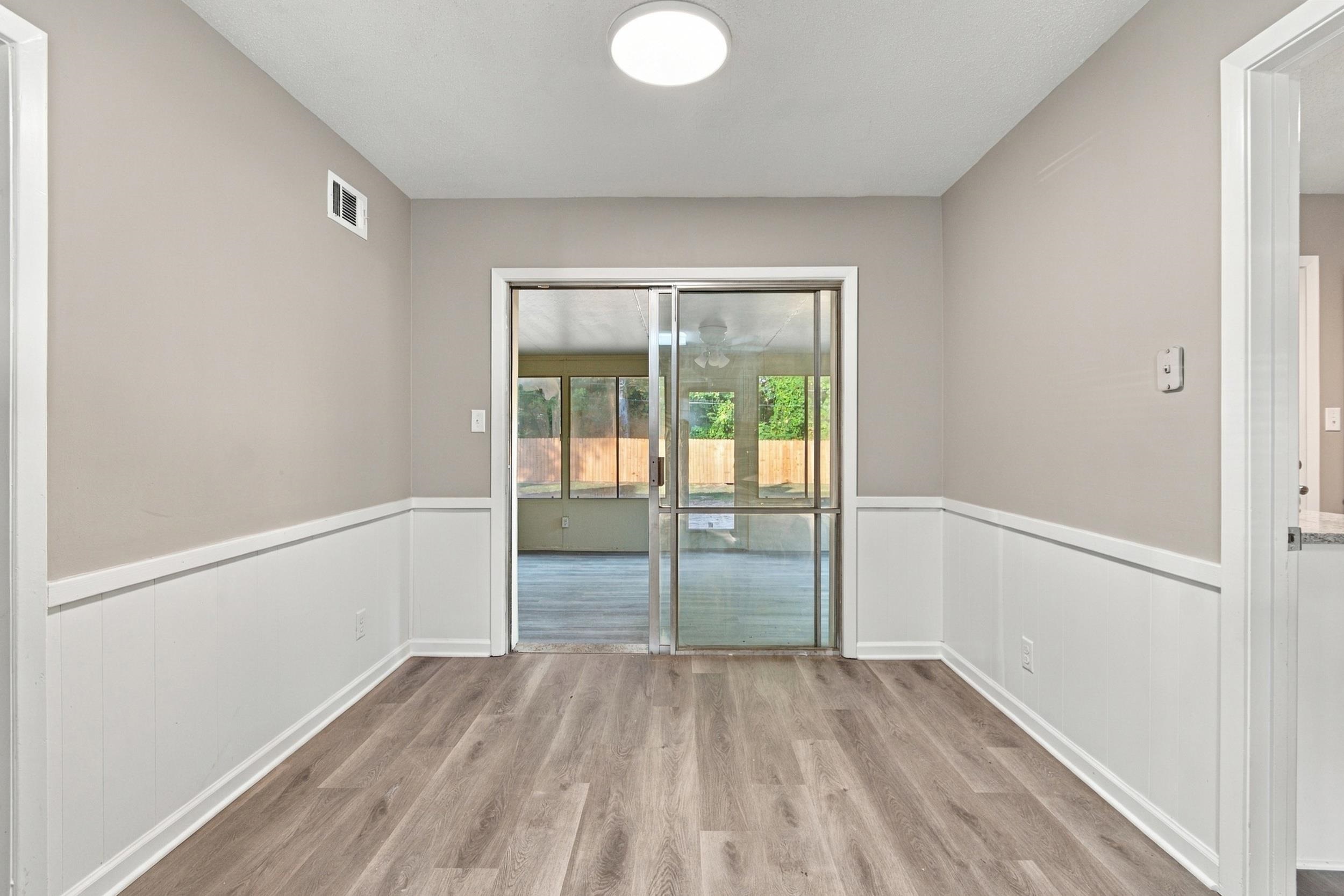 2760 Castleman St Property Photo 21