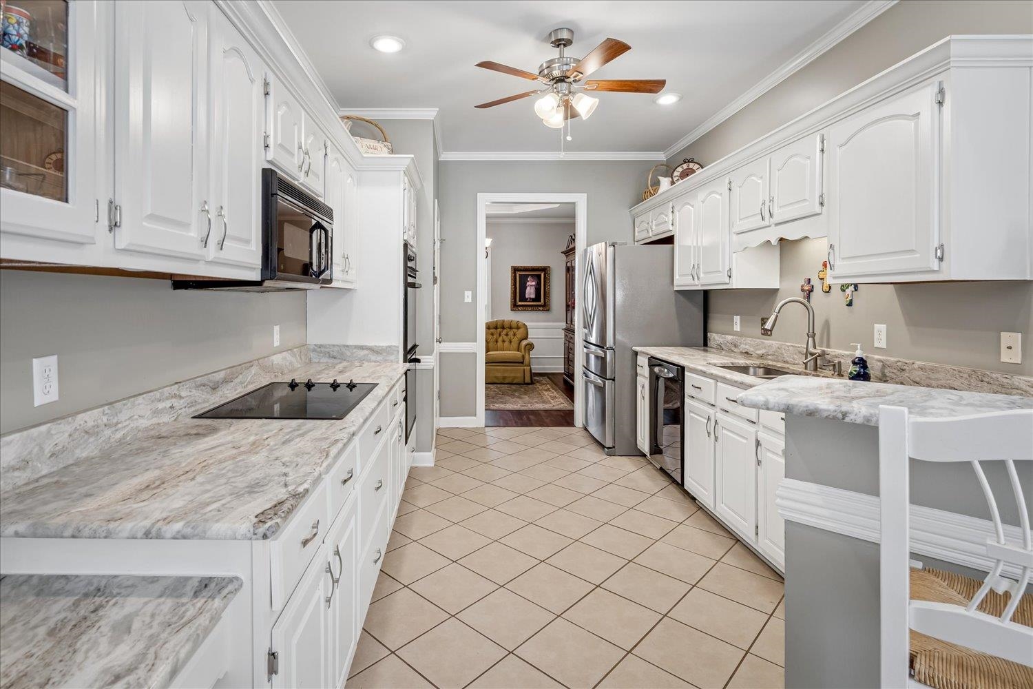1593 Beckenhall St Property Photo 15