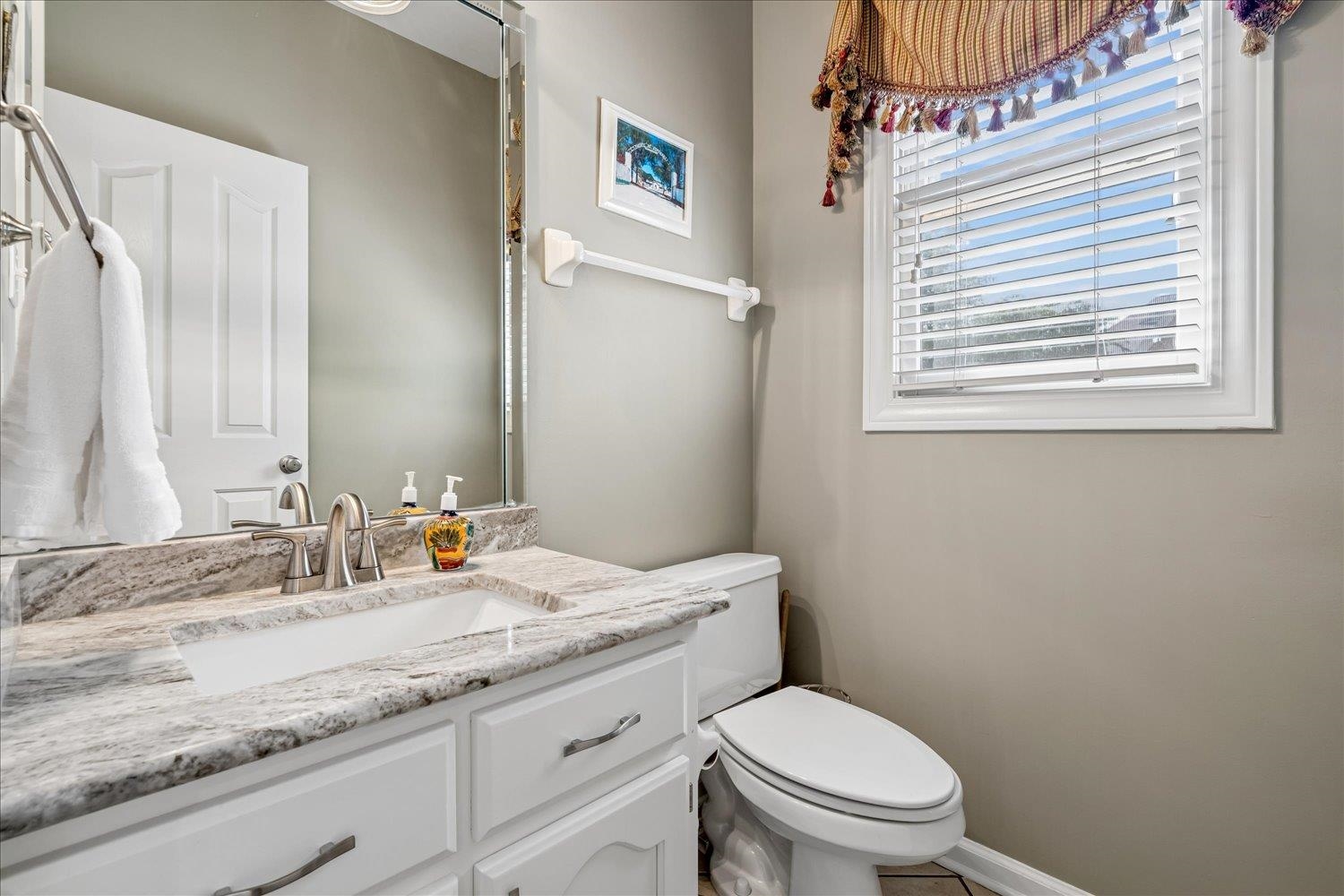 1593 Beckenhall St Property Photo 19