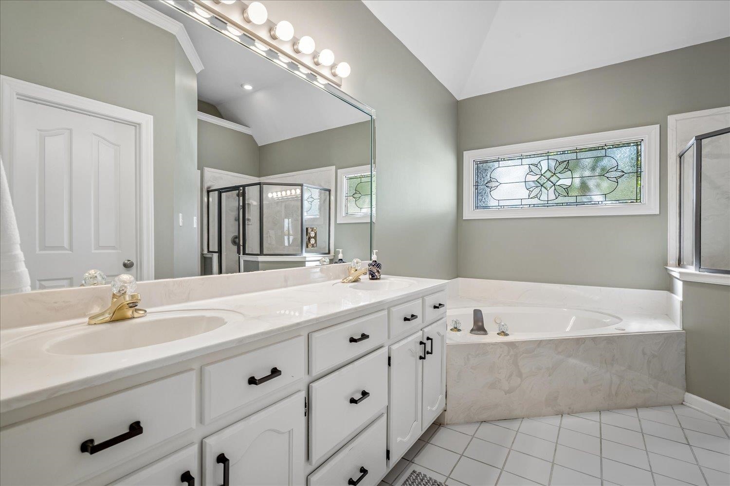 1593 Beckenhall St Property Photo 22