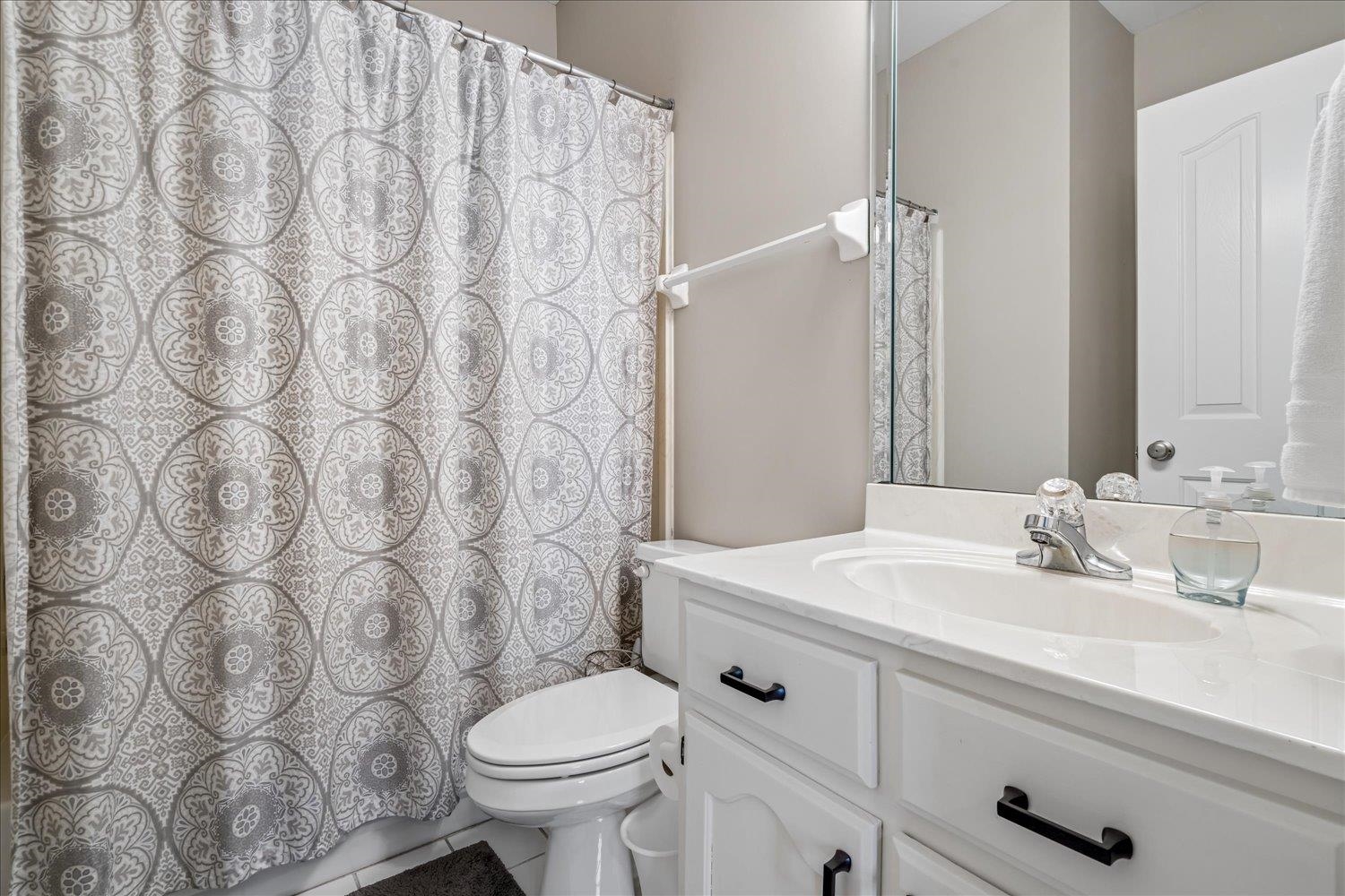 1593 Beckenhall St Property Photo 24