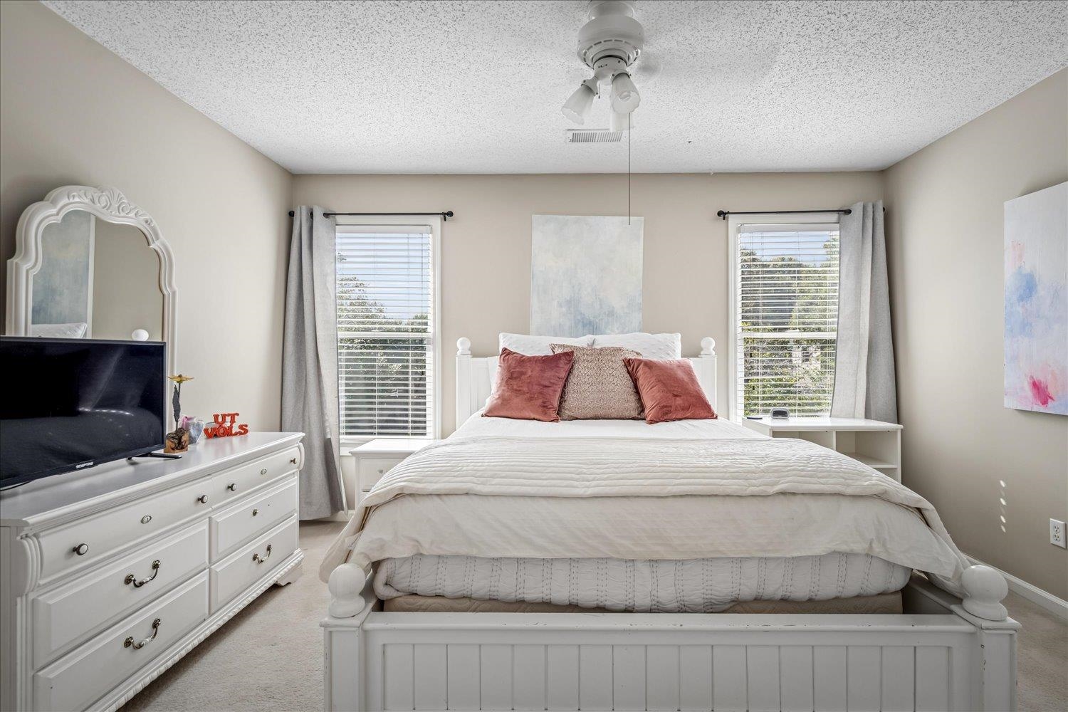 1593 Beckenhall St Property Photo 26