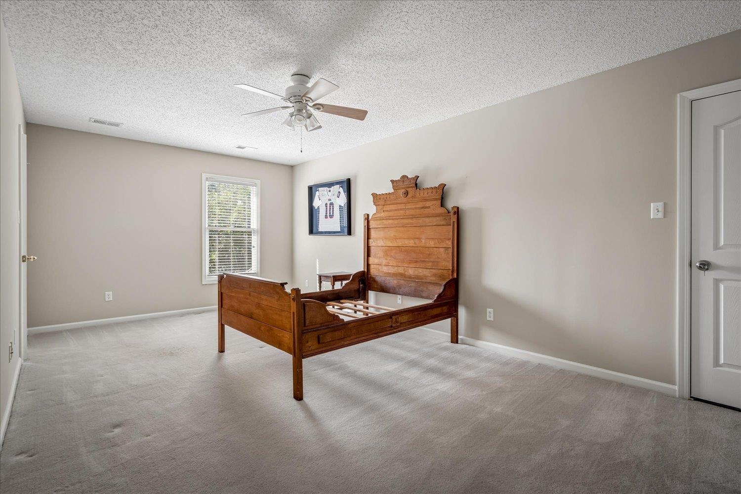 1593 Beckenhall St Property Photo 27