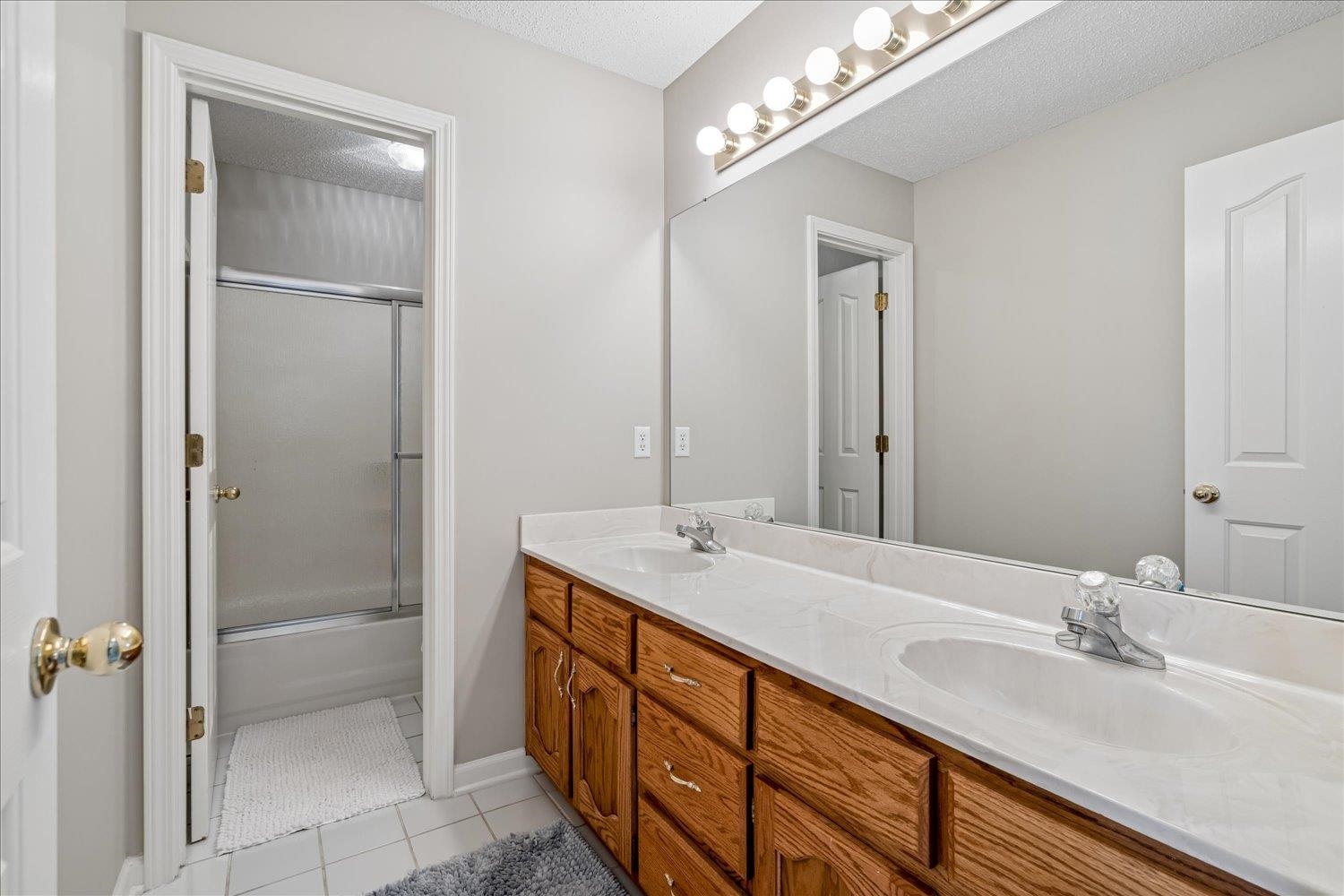 1593 Beckenhall St Property Photo 30