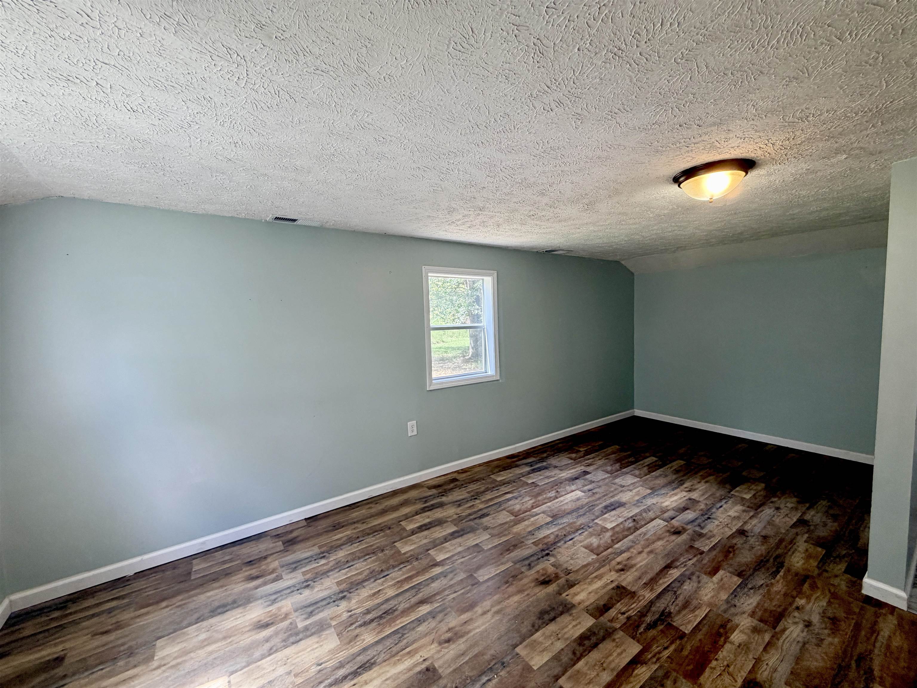 207 N Magnolia St Property Photo 7