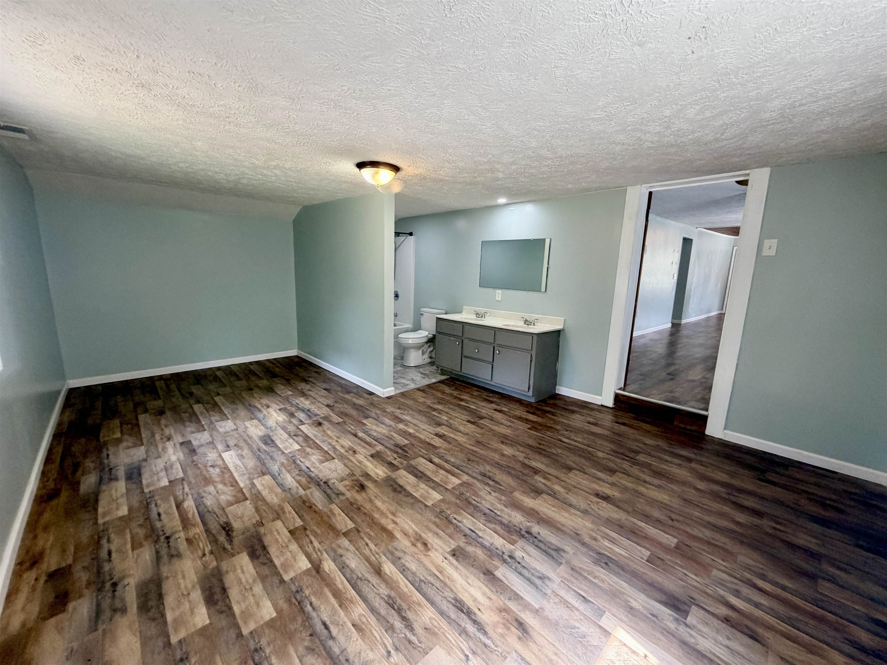207 N Magnolia St Property Photo 8