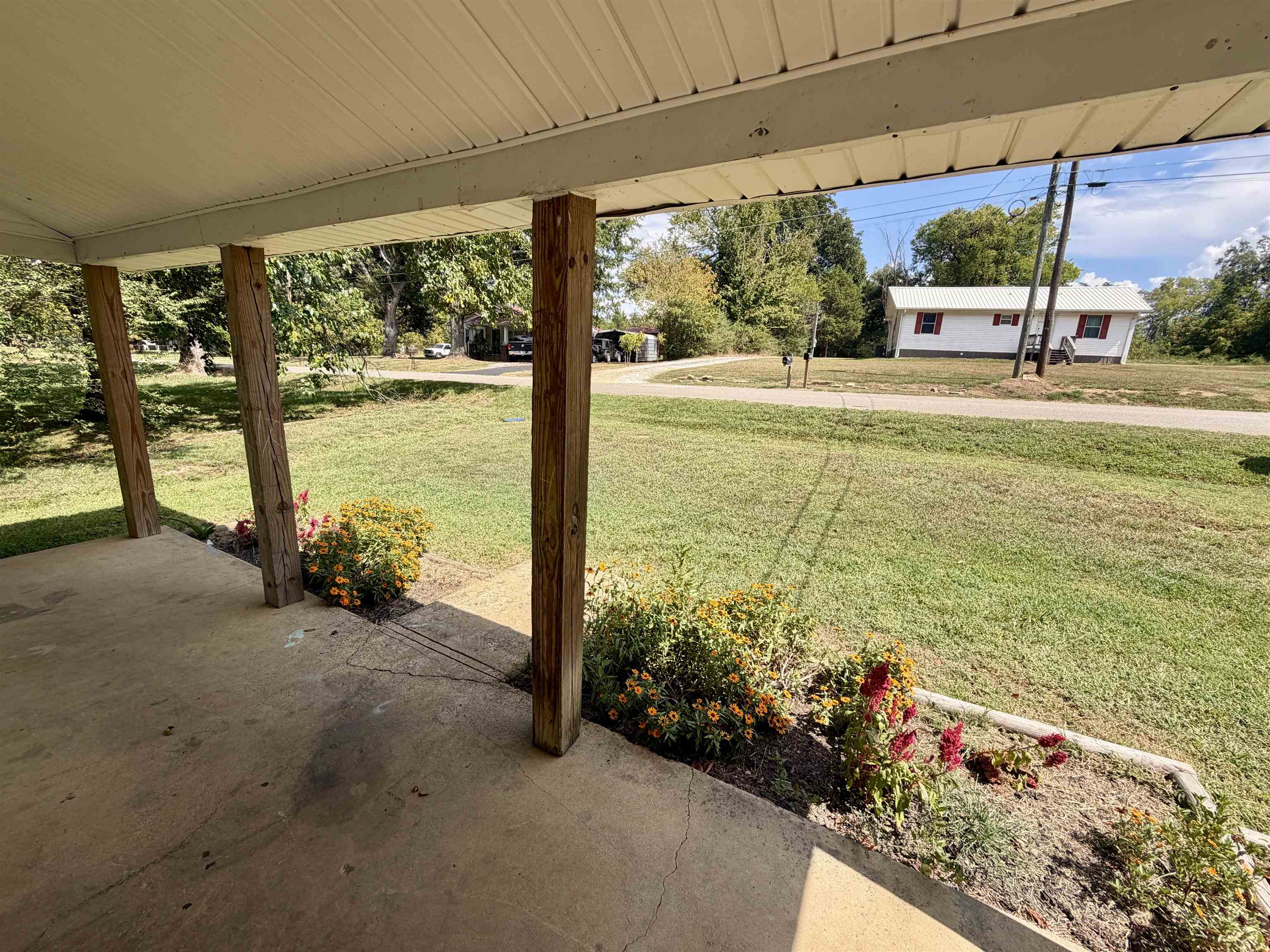 207 N Magnolia St Property Photo 17