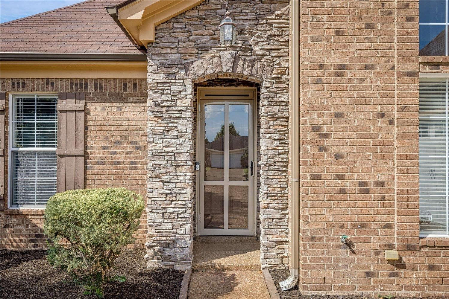 10220 Adikson Dr Property Photo 4