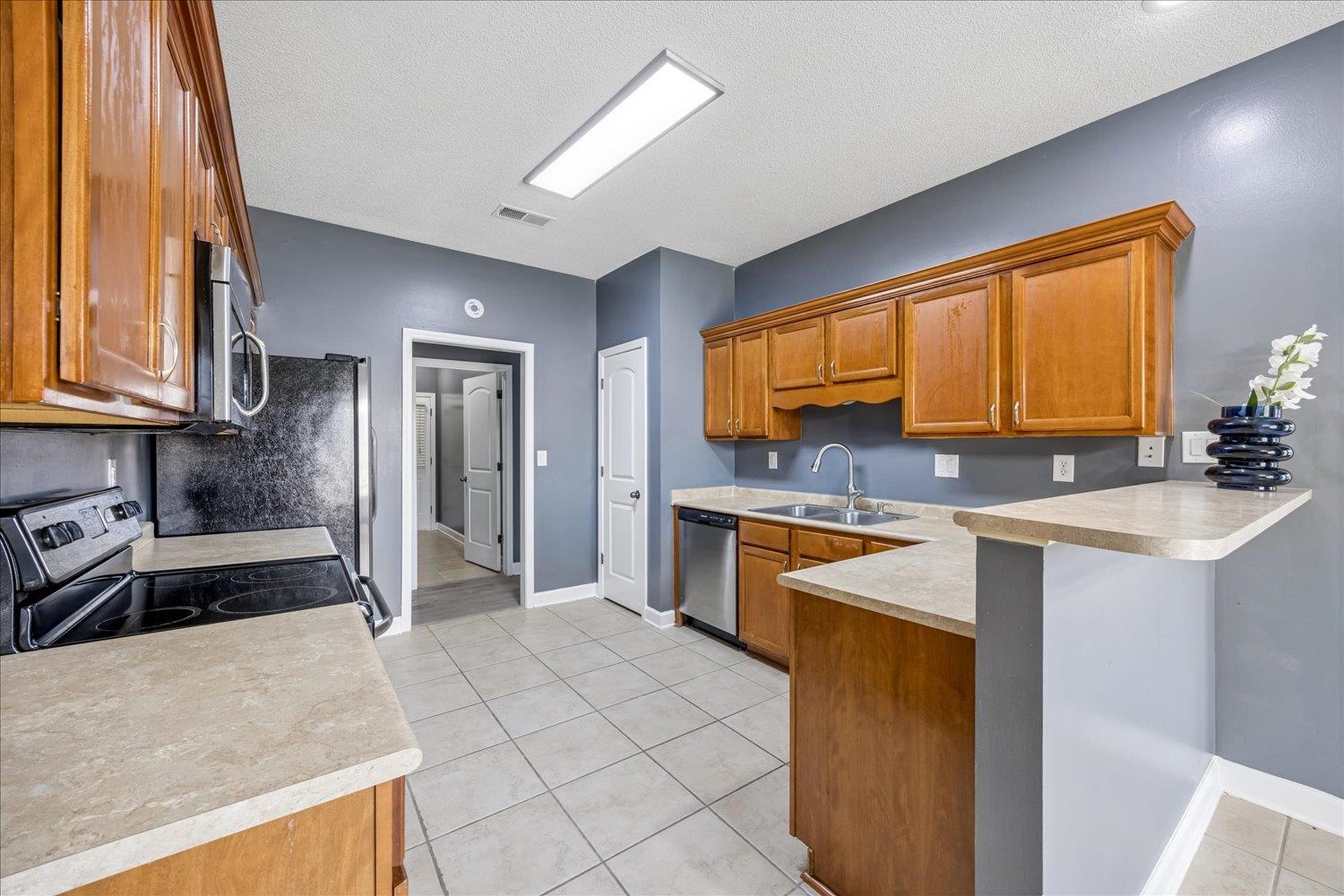 10220 Adikson Dr Property Photo 12