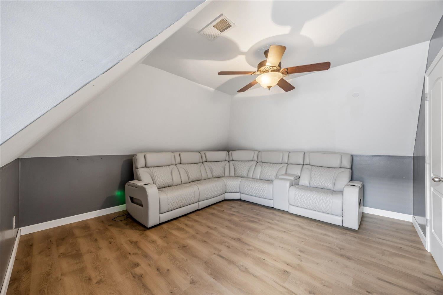 10220 Adikson Dr Property Photo 24